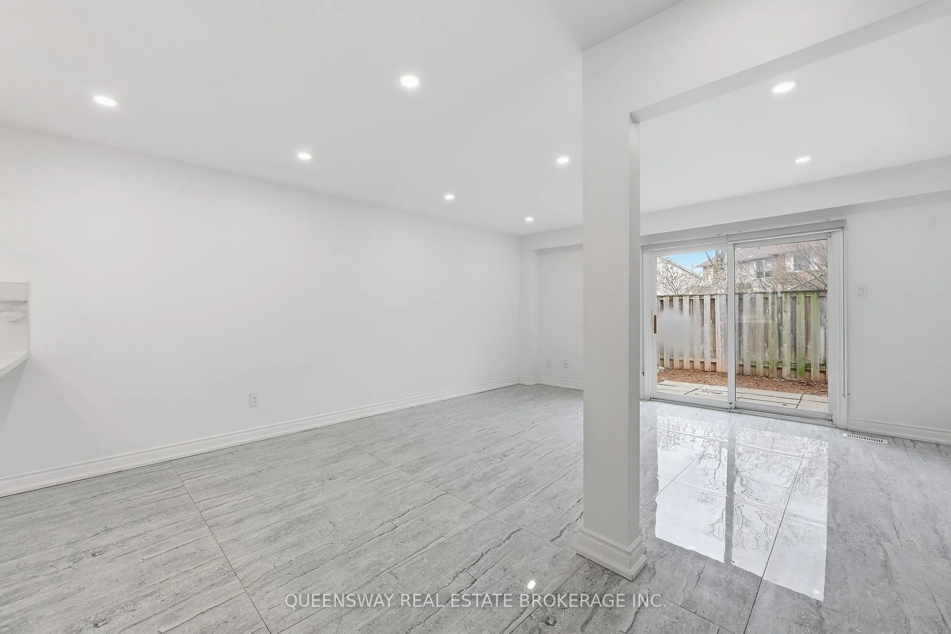 Photo 11 of Unit 1, 4196 Longmoor Drive, Burlington, Shoreacres — HOMEH