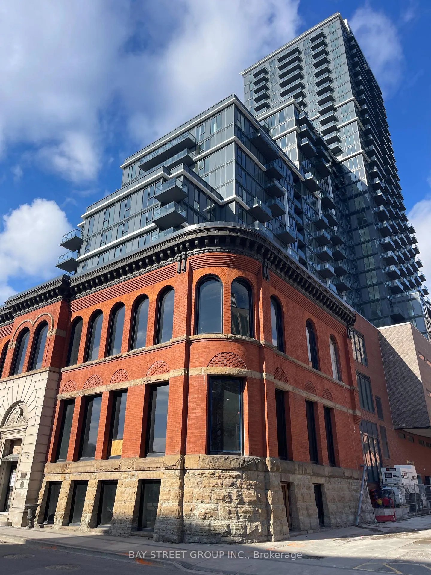 Front of Unit 2511, 75 James Street S