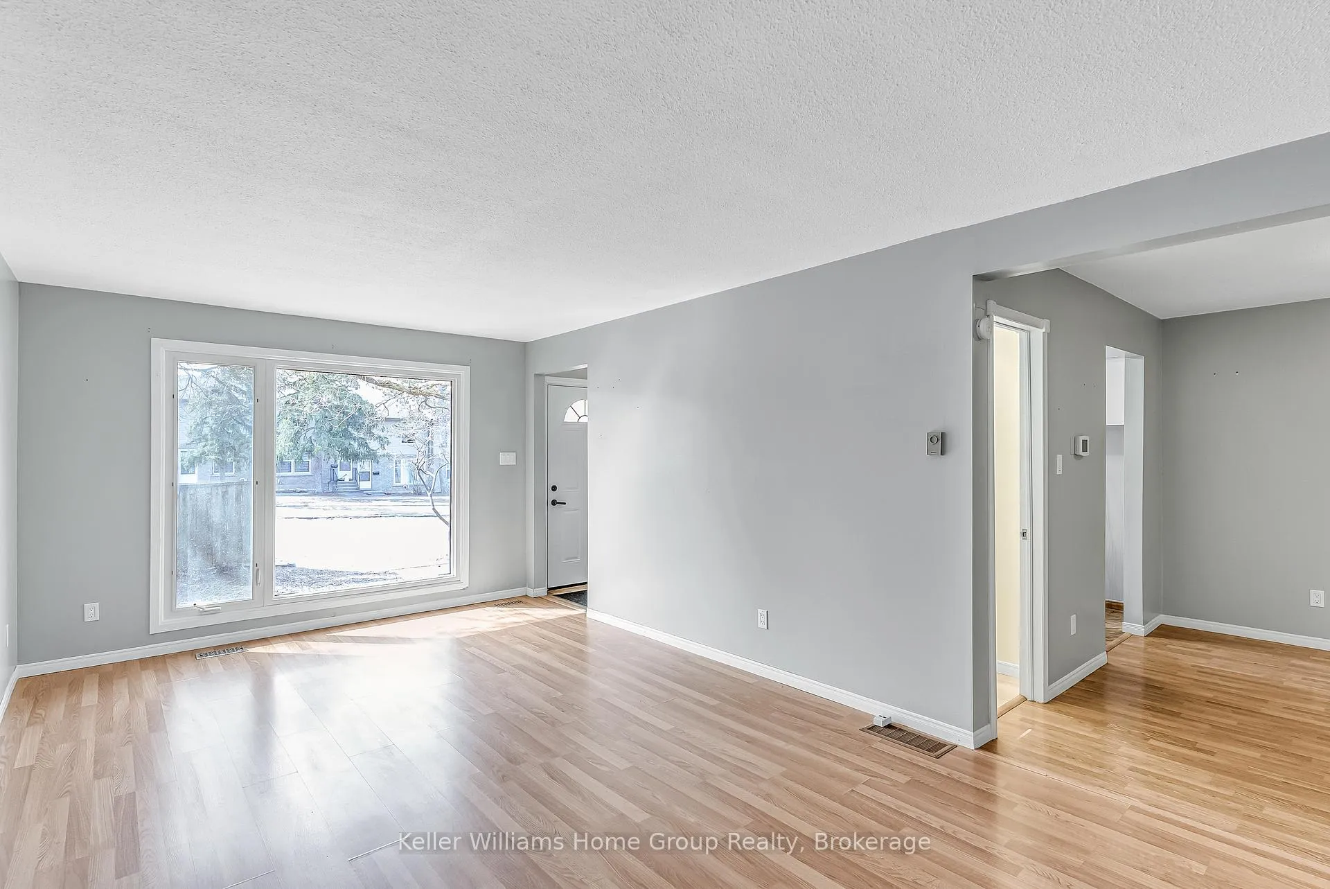 Photo 10 of 334 Scottsdale Drive, Guelph, Dovercliffe Park/Old University — HOMEH