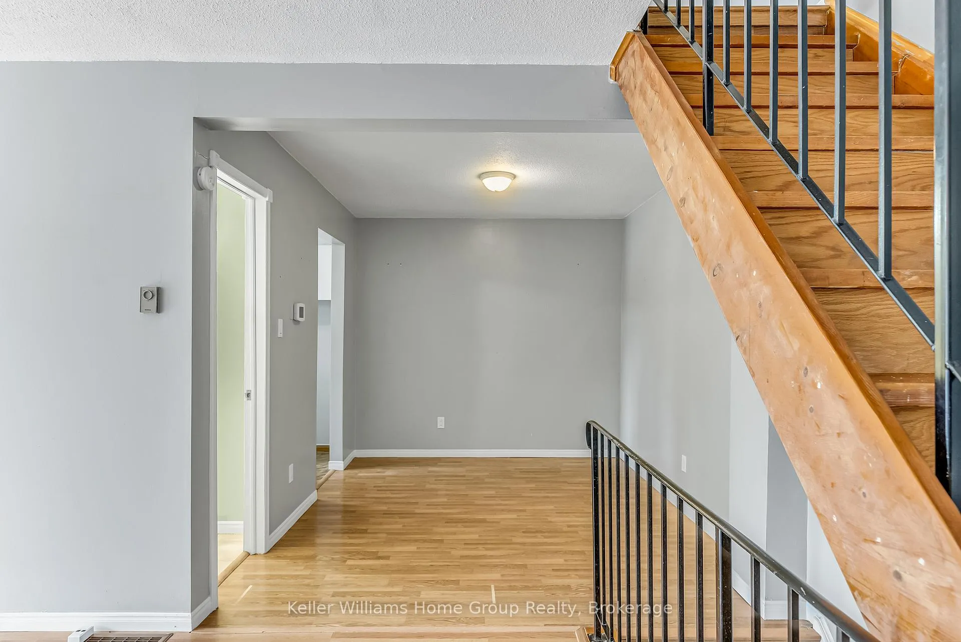 Photo 15 of 334 Scottsdale Drive, Guelph, Dovercliffe Park/Old University — HOMEH