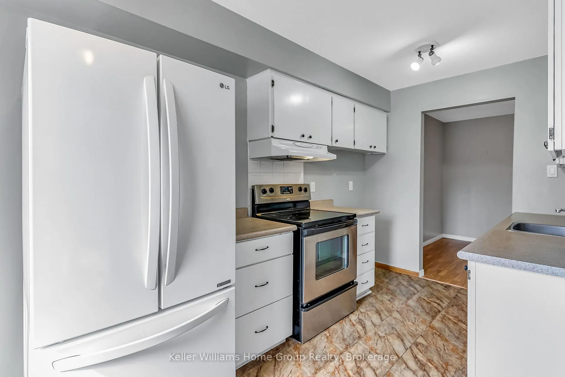 Photo 16 of 334 Scottsdale Drive, Guelph, Dovercliffe Park/Old University — HOMEH