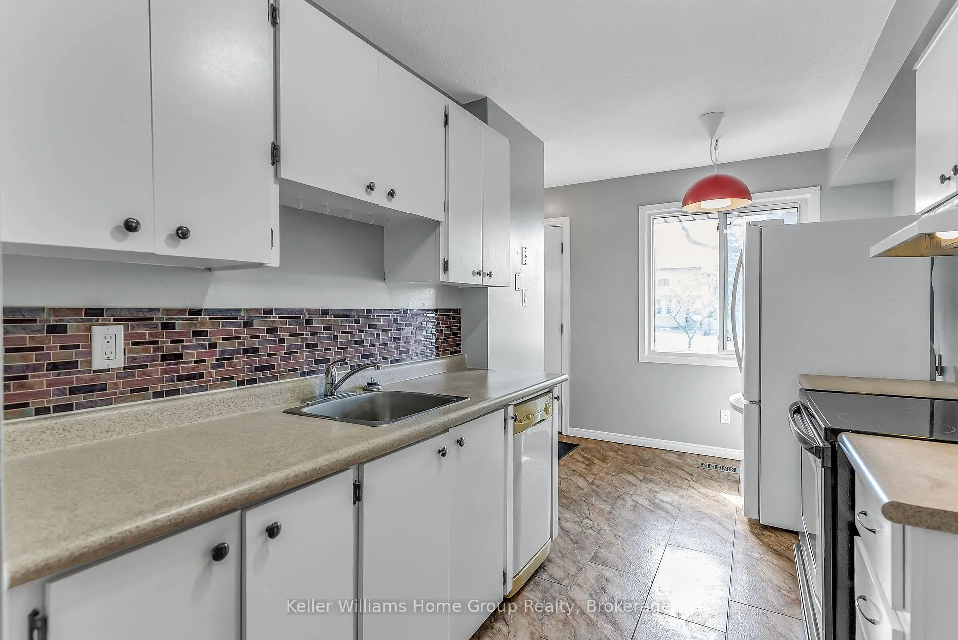 Photo 18 of 334 Scottsdale Drive, Guelph, Dovercliffe Park/Old University — HOMEH