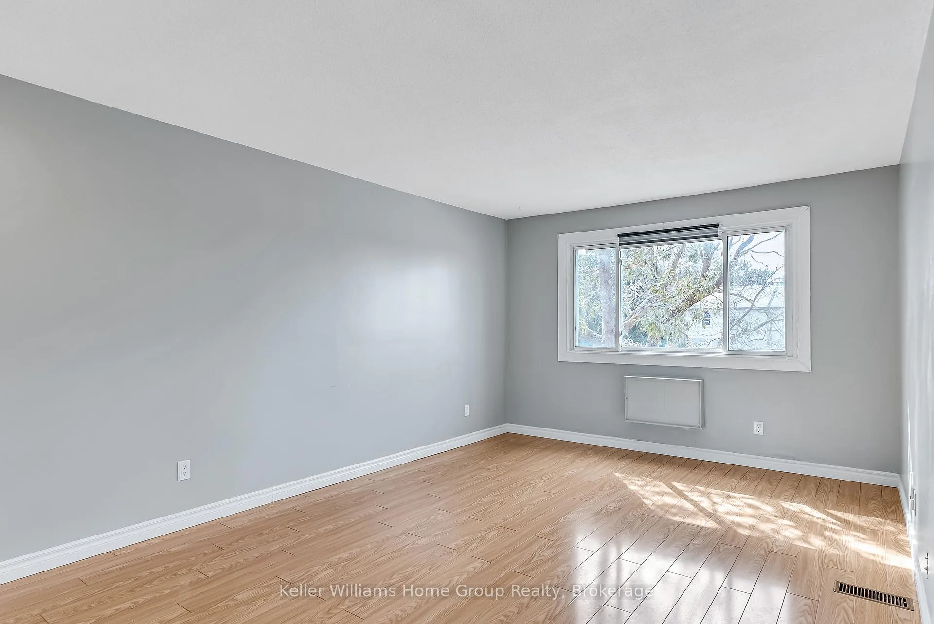 Photo 21 of 334 Scottsdale Drive, Guelph, Dovercliffe Park/Old University — HOMEH