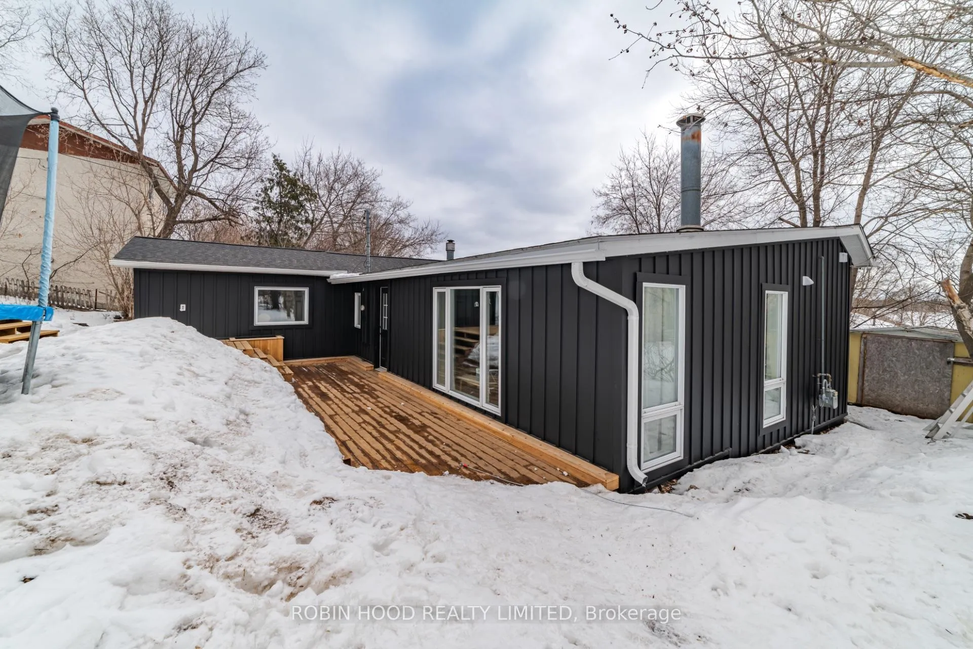 Photo 3 of 715 Clair Street, Kenora — HOMEH