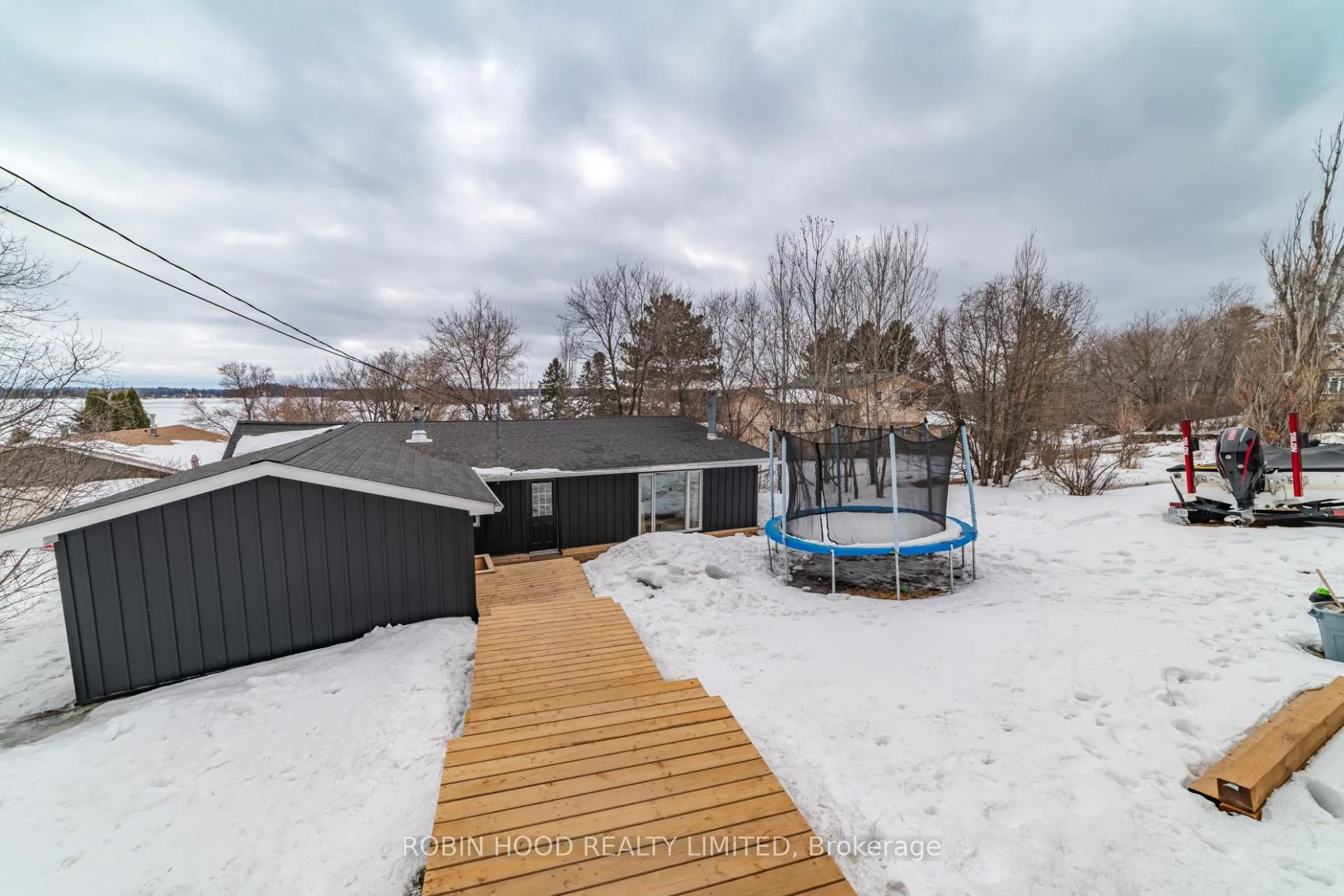 Photo 5 of 715 Clair Street, Kenora — HOMEH
