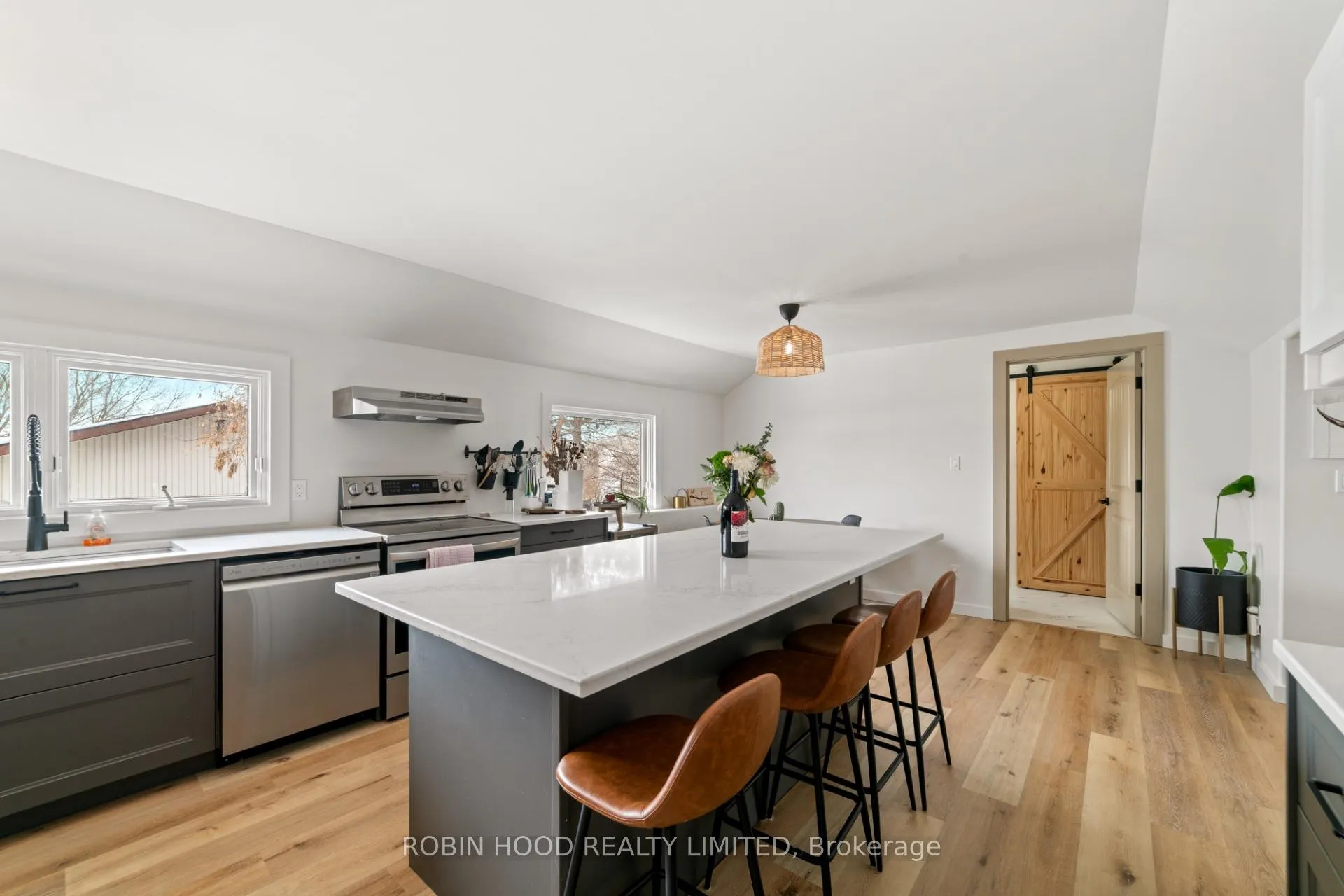 Photo 9 of 715 Clair Street, Kenora — HOMEH