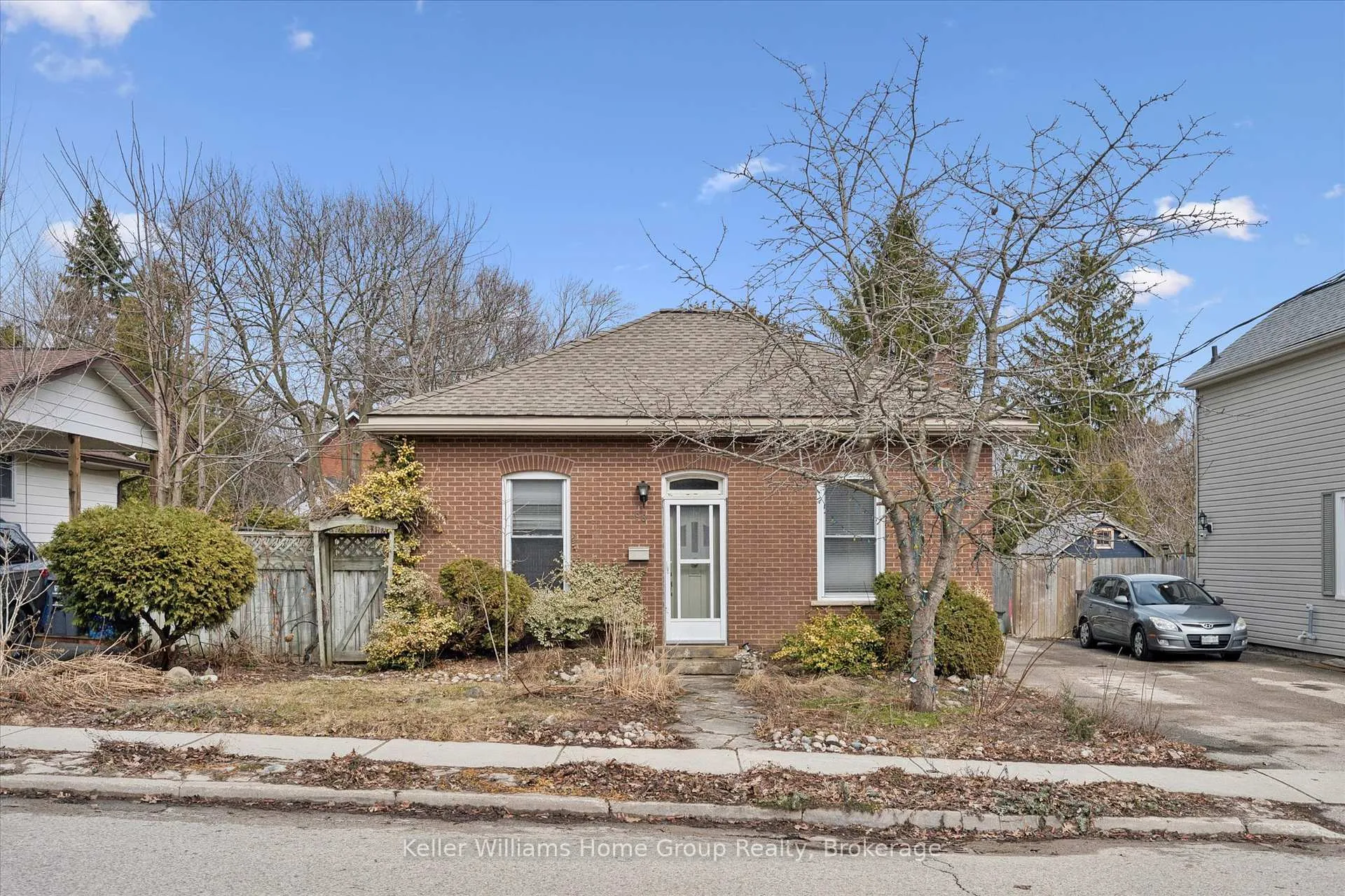Photo 4 of 98 Hearn Avenue, Guelph, Junction/Onward Willow — HOMEH