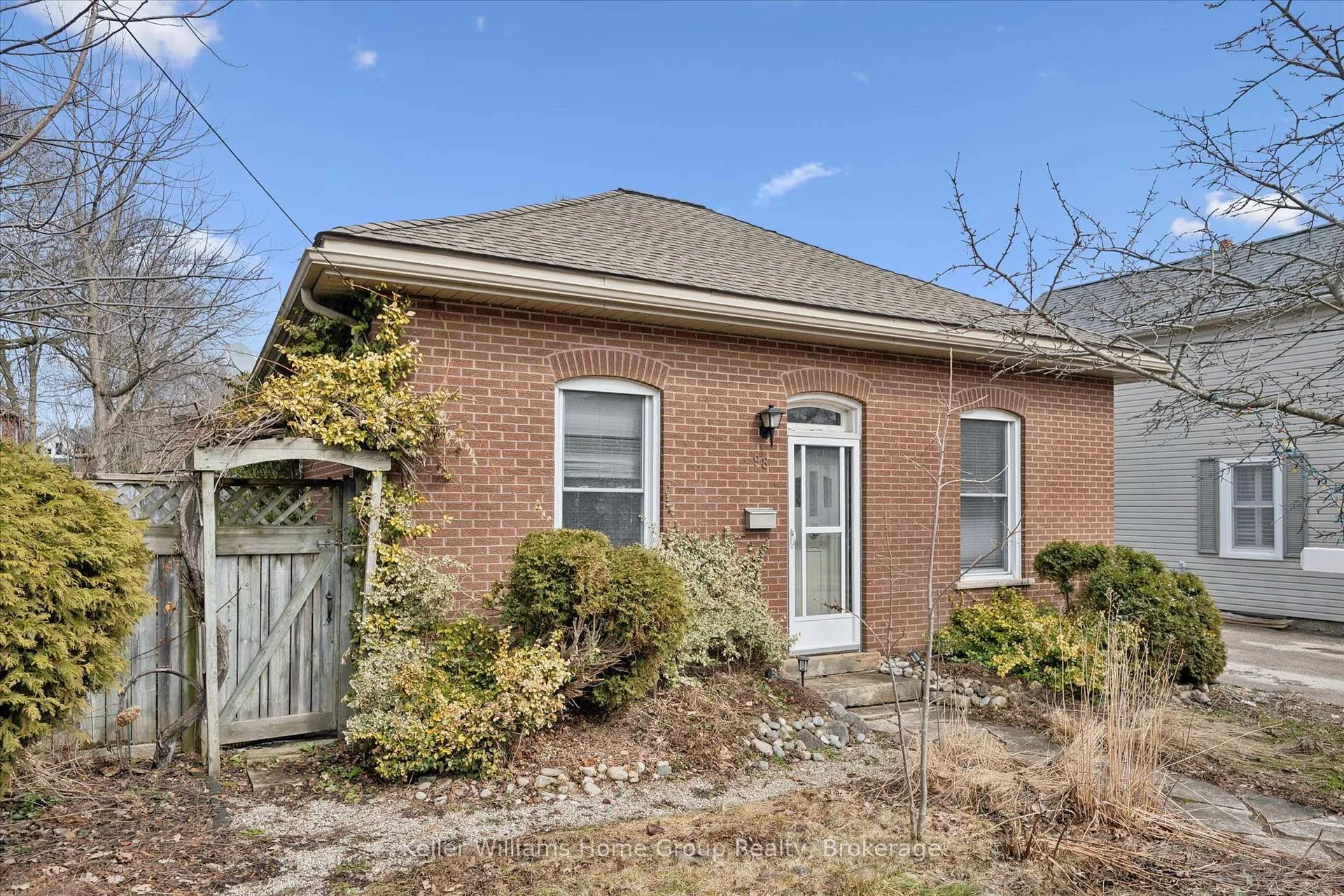 Photo 5 of 98 Hearn Avenue, Guelph, Junction/Onward Willow — HOMEH