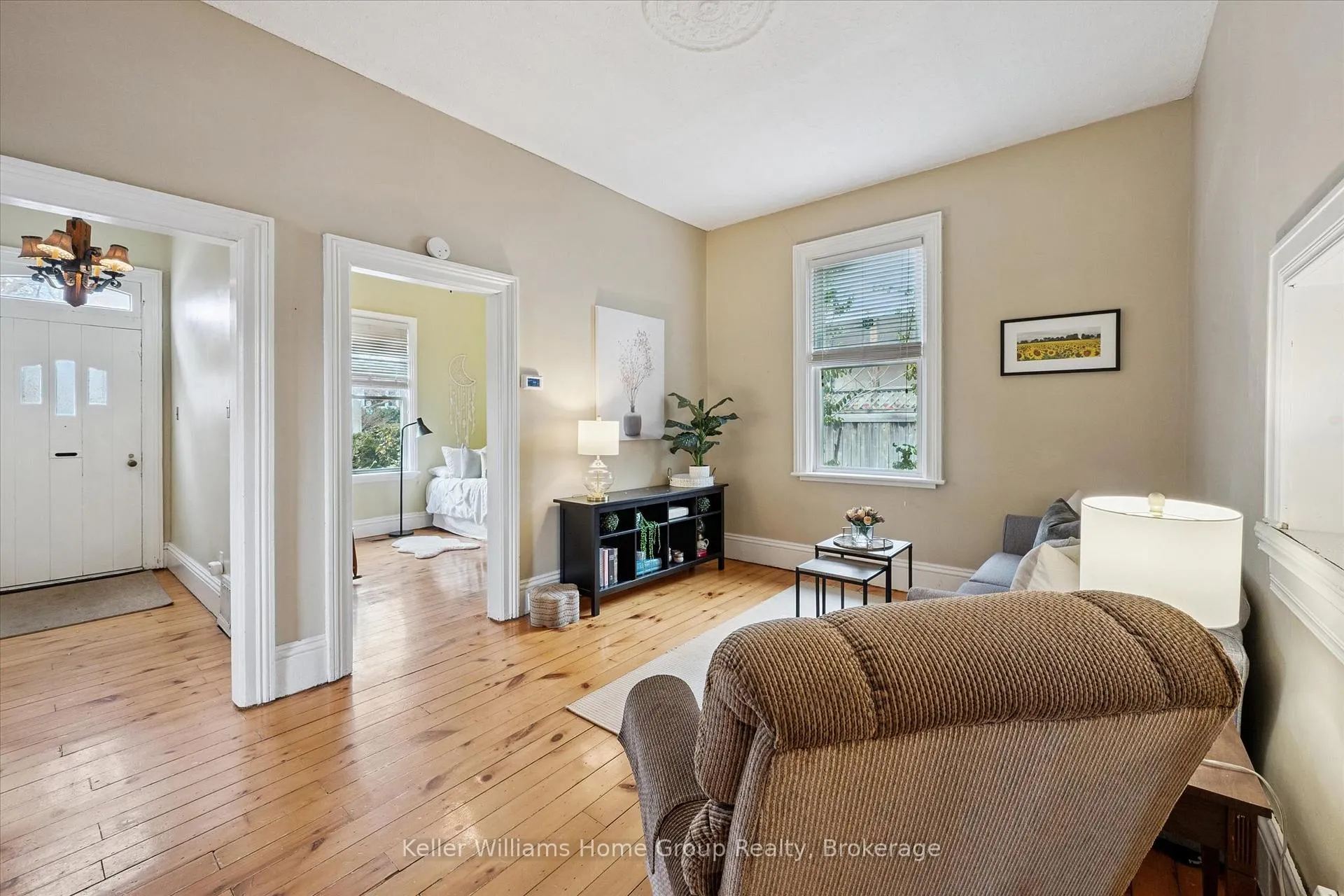 Photo 9 of 98 Hearn Avenue, Guelph, Junction/Onward Willow — HOMEH