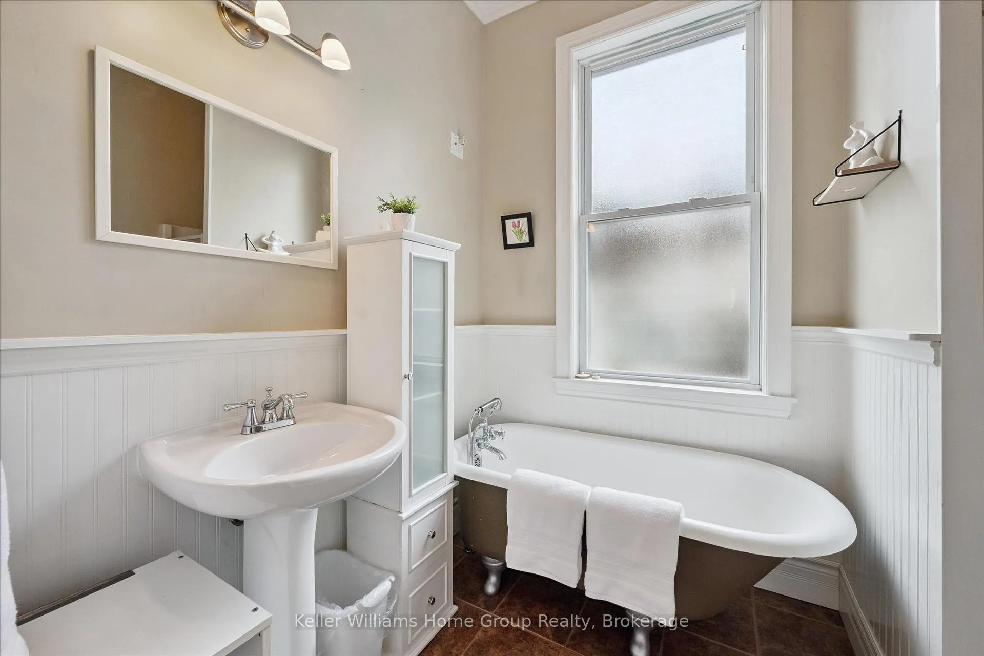 Photo 26 of 98 Hearn Avenue, Guelph, Junction/Onward Willow — HOMEH