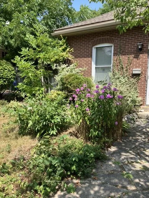 Photo 36 of 98 Hearn Avenue, Guelph, Junction/Onward Willow — HOMEH