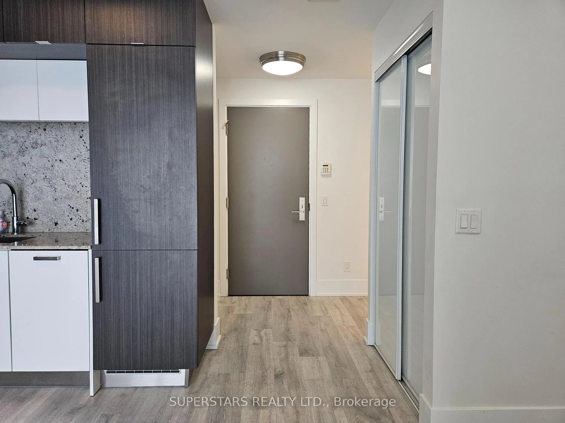 Photo 2 of Unit 503, 15 Merchants' Wharf, Toronto, Waterfront Communities — HOMEH