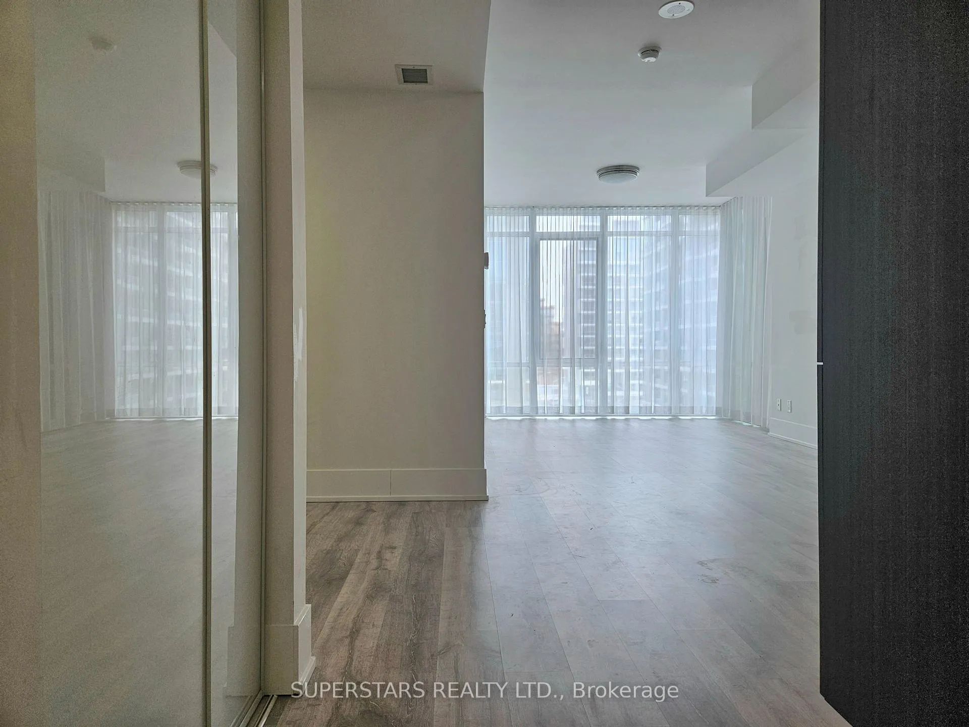 Photo 3 of Unit 503, 15 Merchants' Wharf, Toronto, Waterfront Communities — HOMEH