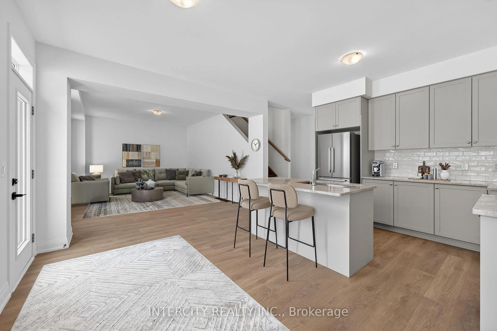 Photo 18 of 28 Legacy Circle, Wasaga Beach — HOMEH