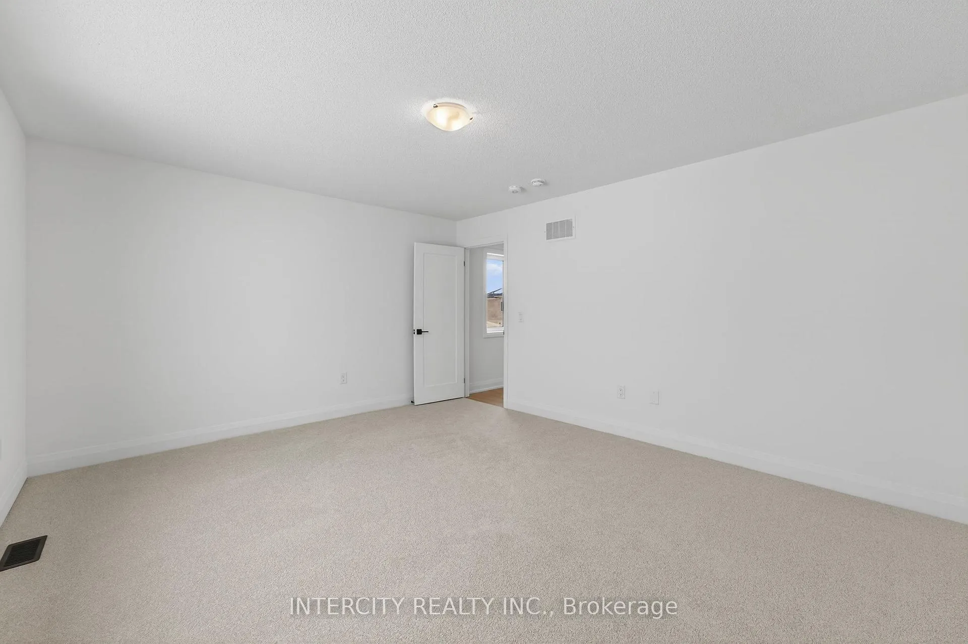 Photo 31 of 28 Legacy Circle, Wasaga Beach — HOMEH