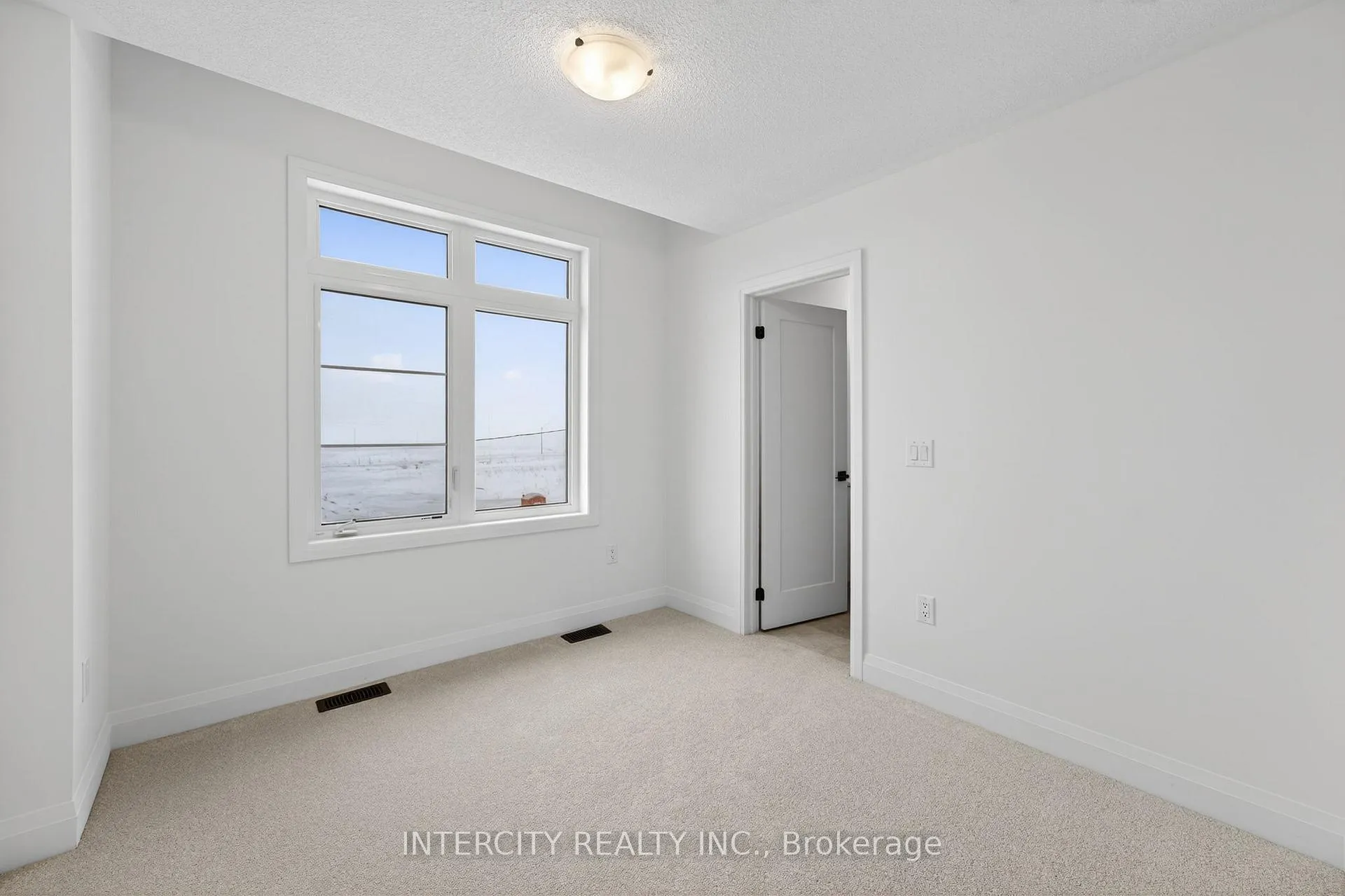 Photo 36 of 28 Legacy Circle, Wasaga Beach — HOMEH