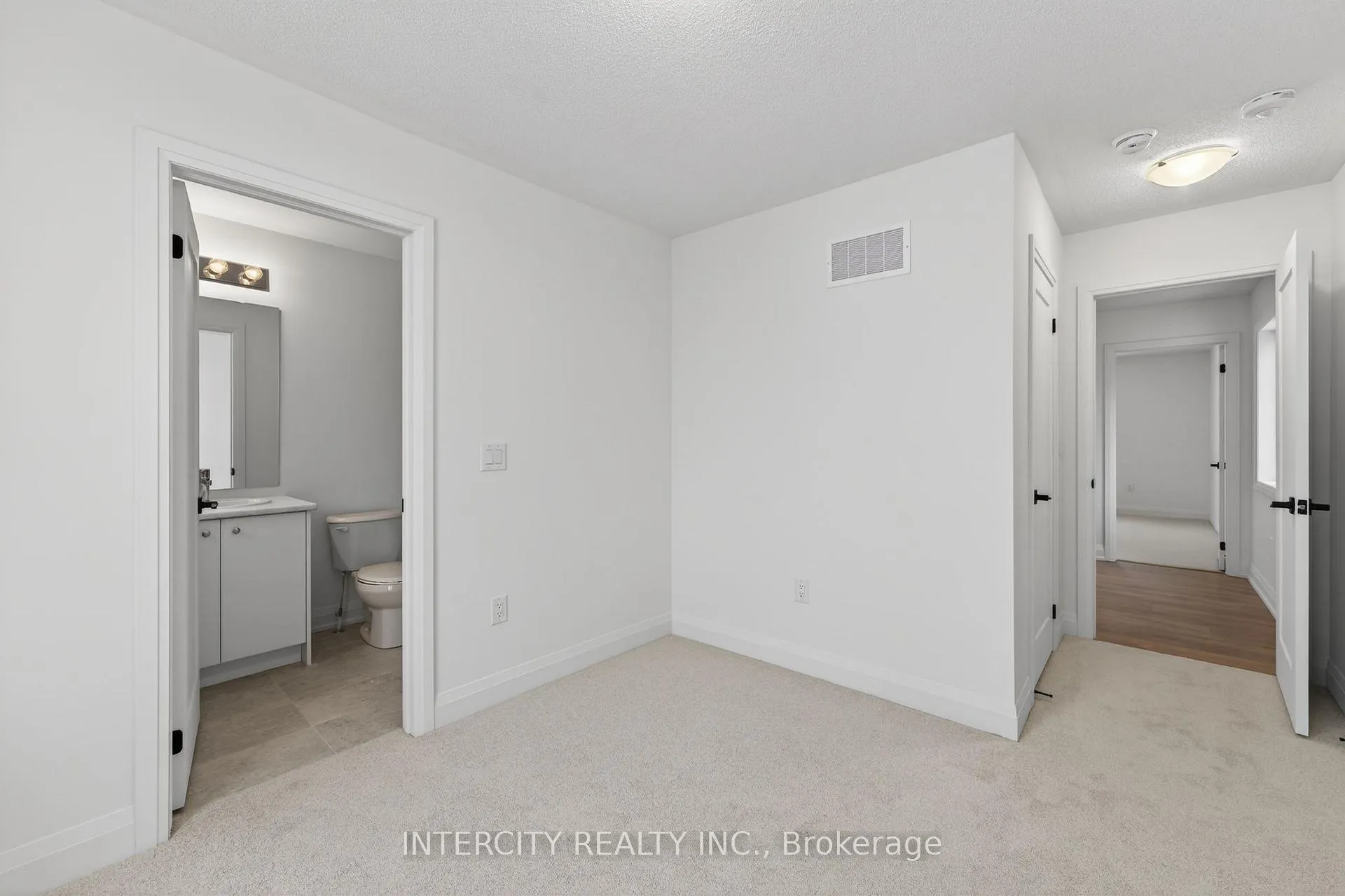 Photo 37 of 28 Legacy Circle, Wasaga Beach — HOMEH