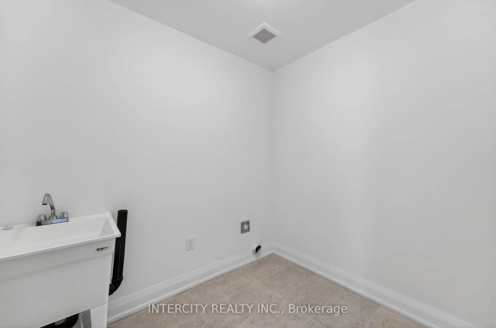 Photo 39 of 28 Legacy Circle, Wasaga Beach — HOMEH