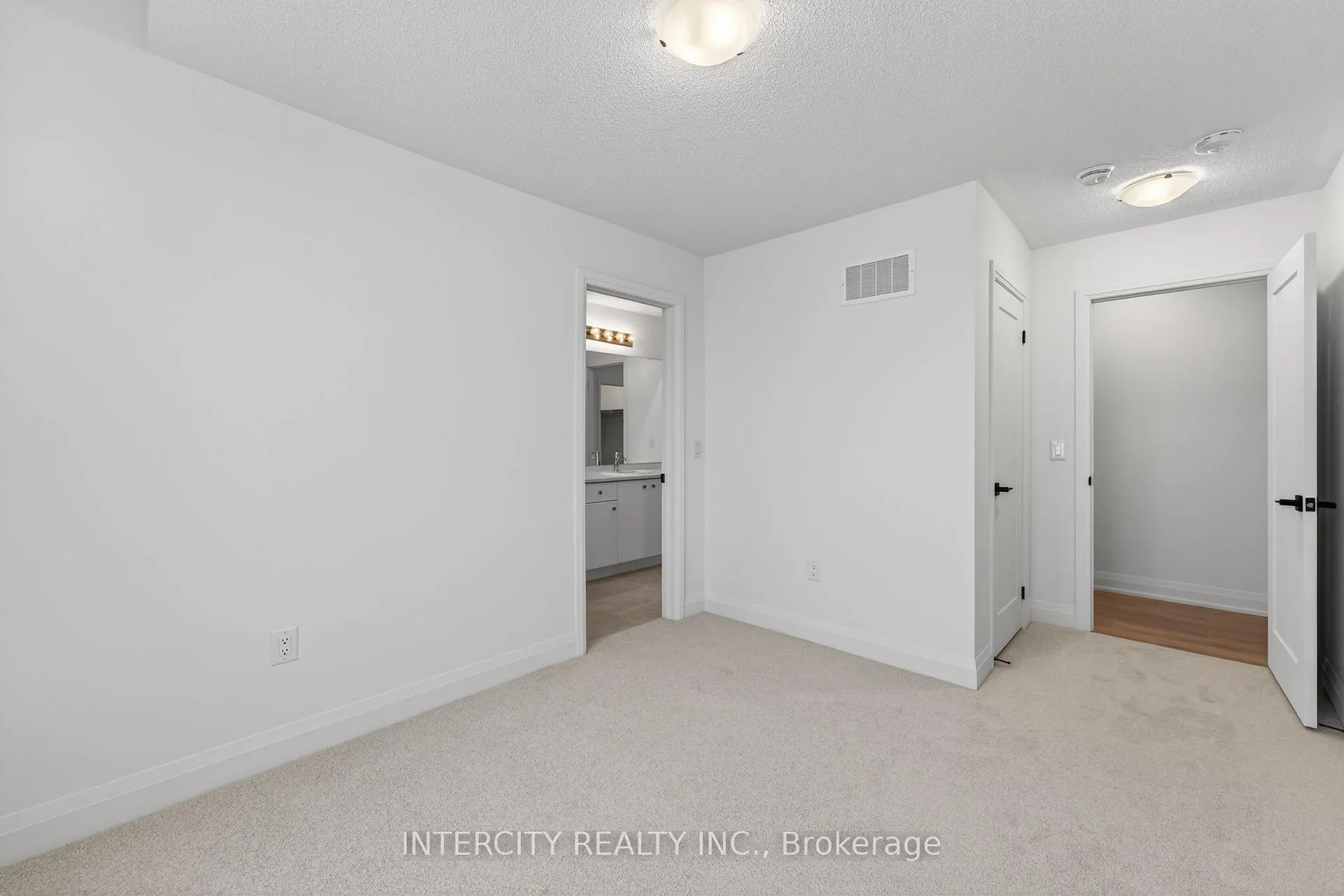 Photo 41 of 28 Legacy Circle, Wasaga Beach — HOMEH