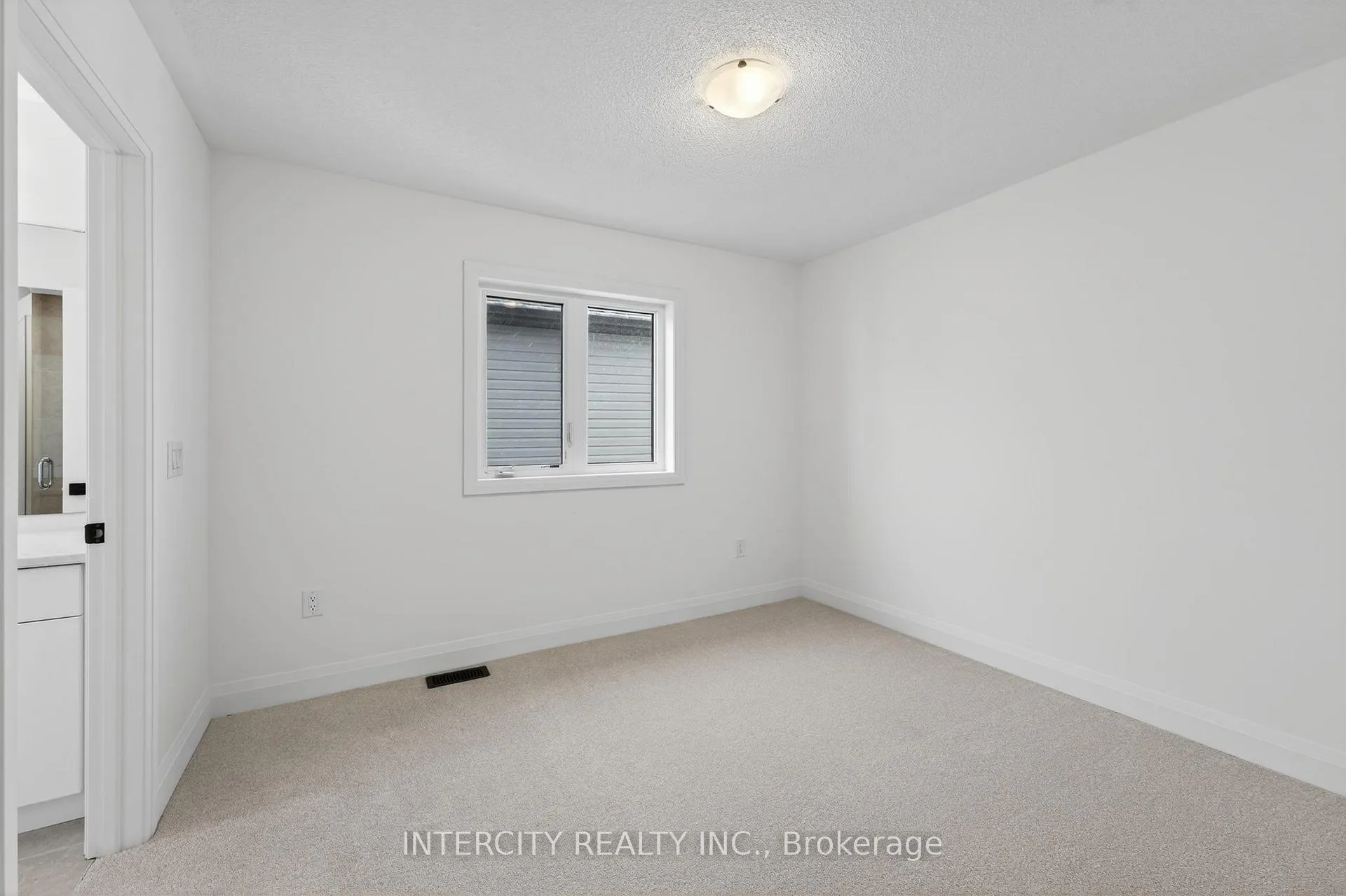 Photo 44 of 28 Legacy Circle, Wasaga Beach — HOMEH