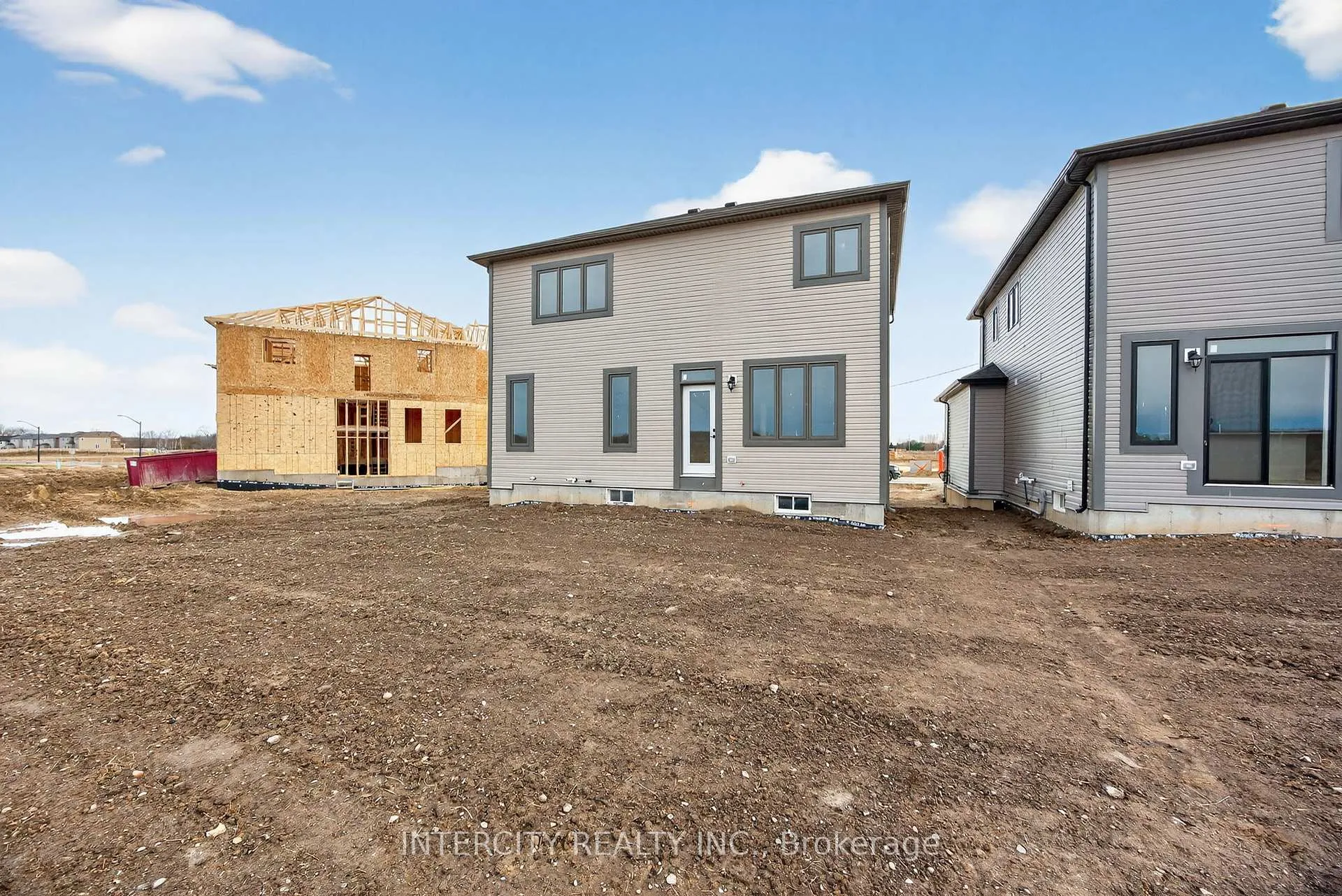 Photo 48 of 28 Legacy Circle, Wasaga Beach — HOMEH