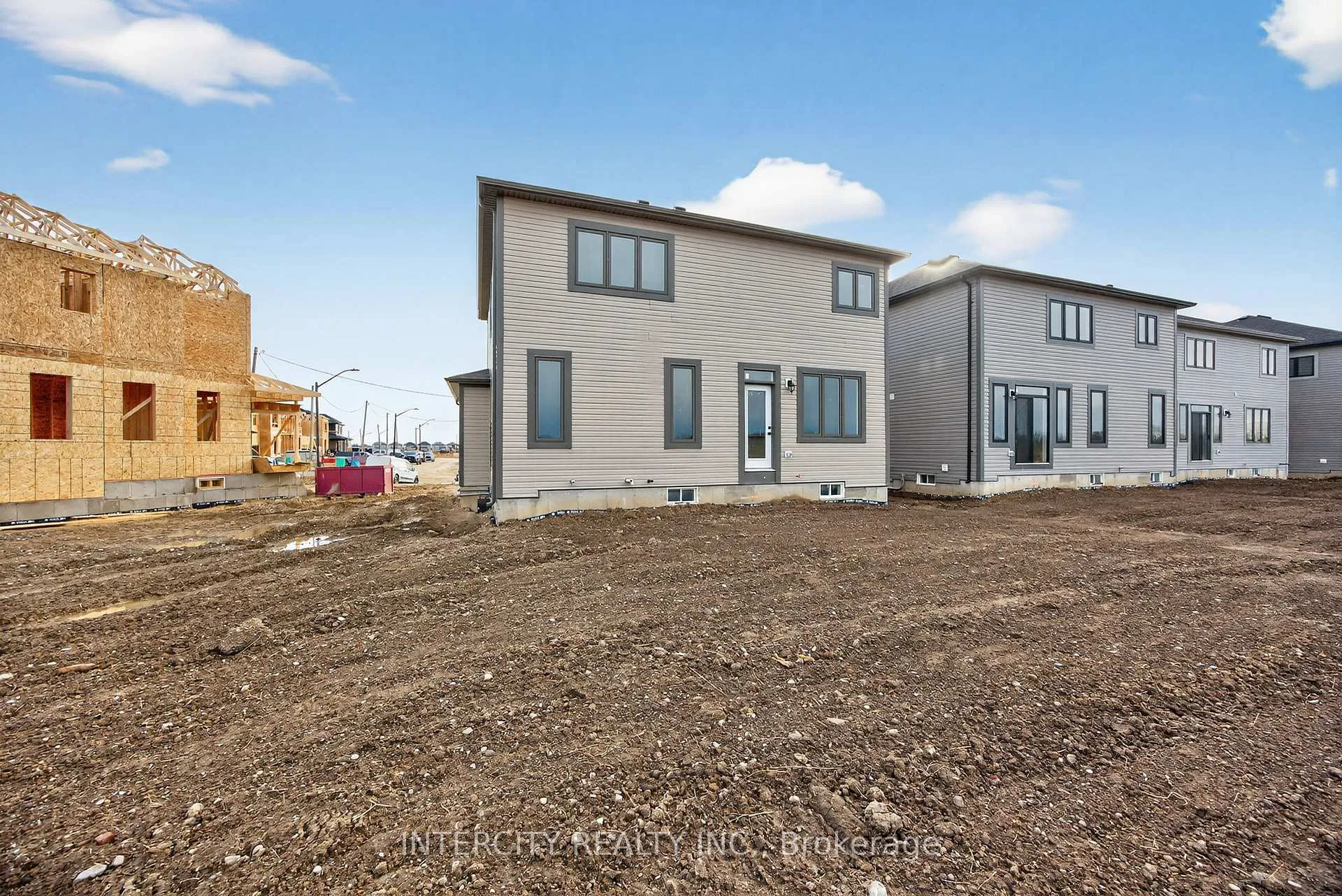 Photo 49 of 28 Legacy Circle, Wasaga Beach — HOMEH
