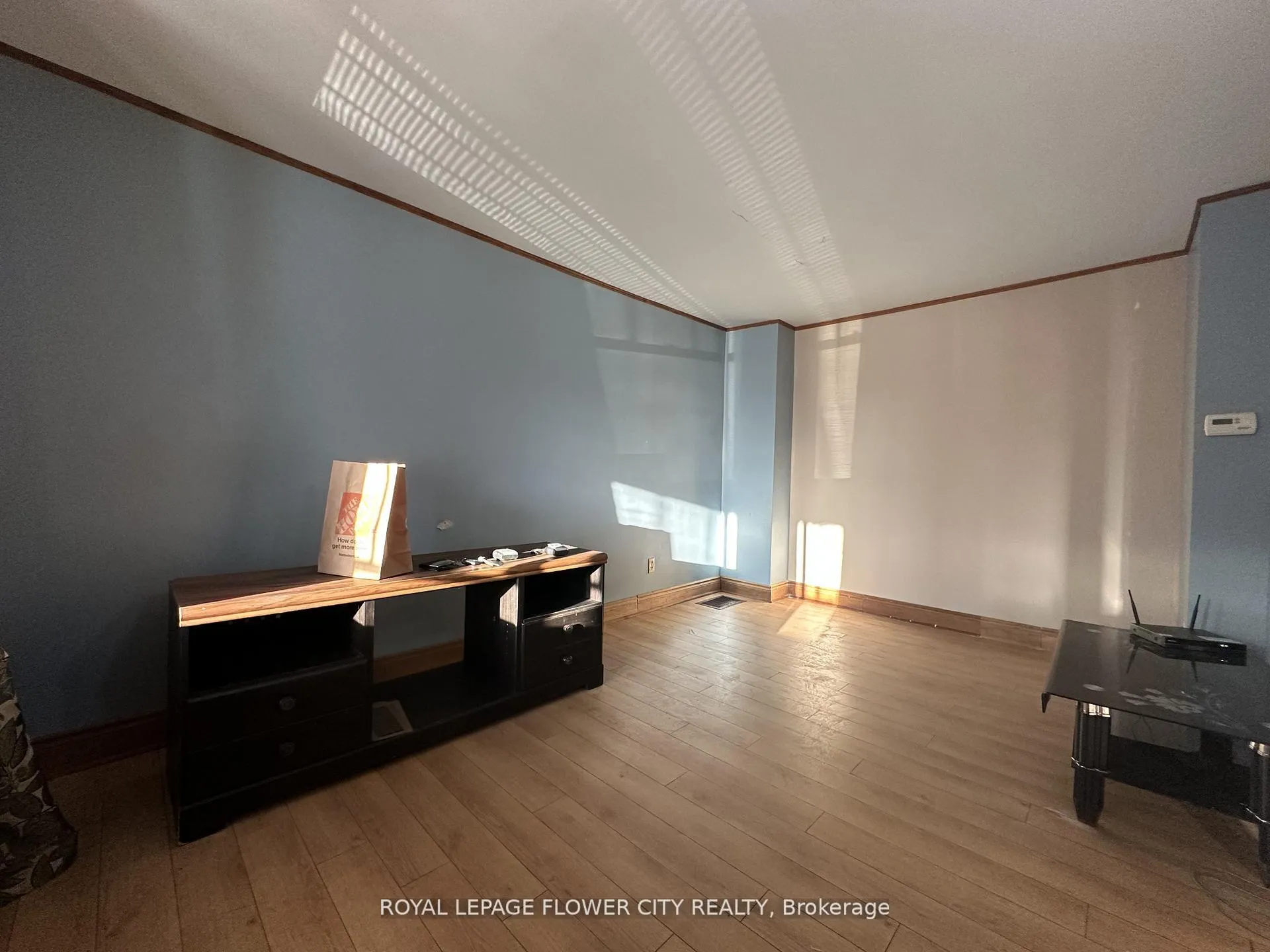 Photo 4 of 1248 Mcewan Avenue, Windsor, Windsor University District — HOMEH