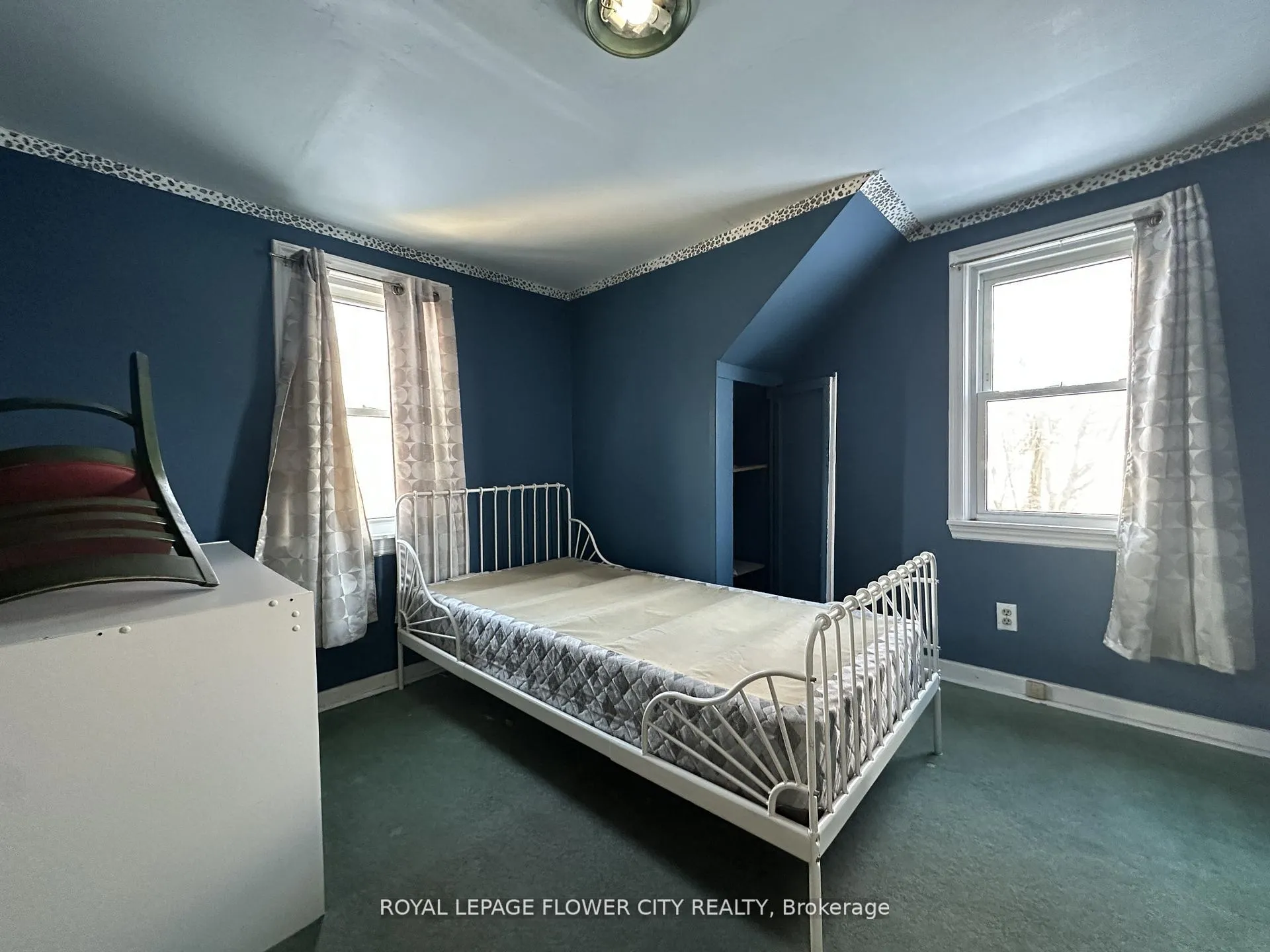 Photo 11 of 1248 Mcewan Avenue, Windsor, Windsor University District — HOMEH