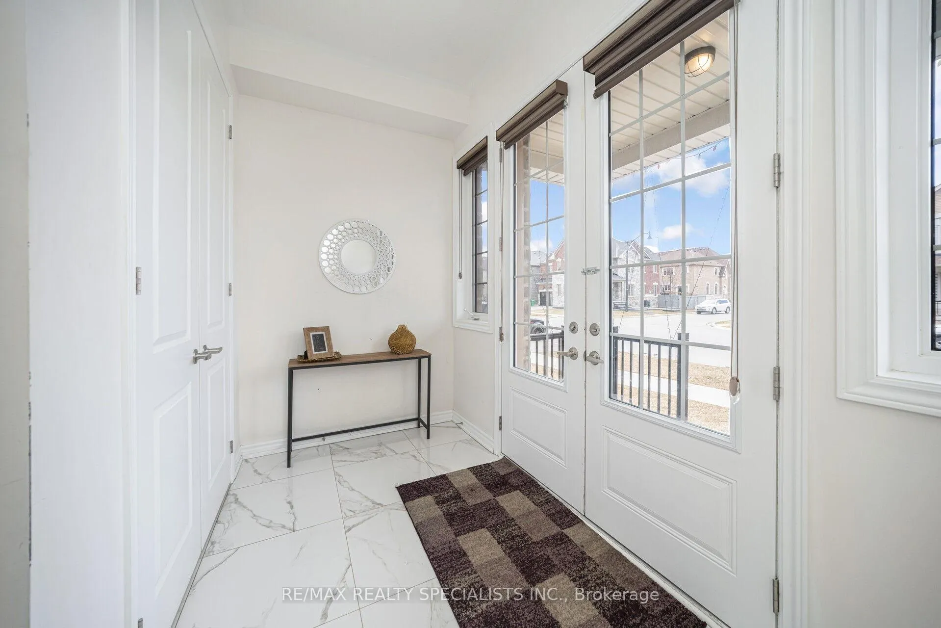 Photo 4 of 43 Clockwork Drive, Brampton, Northwest Brampton — HOMEH