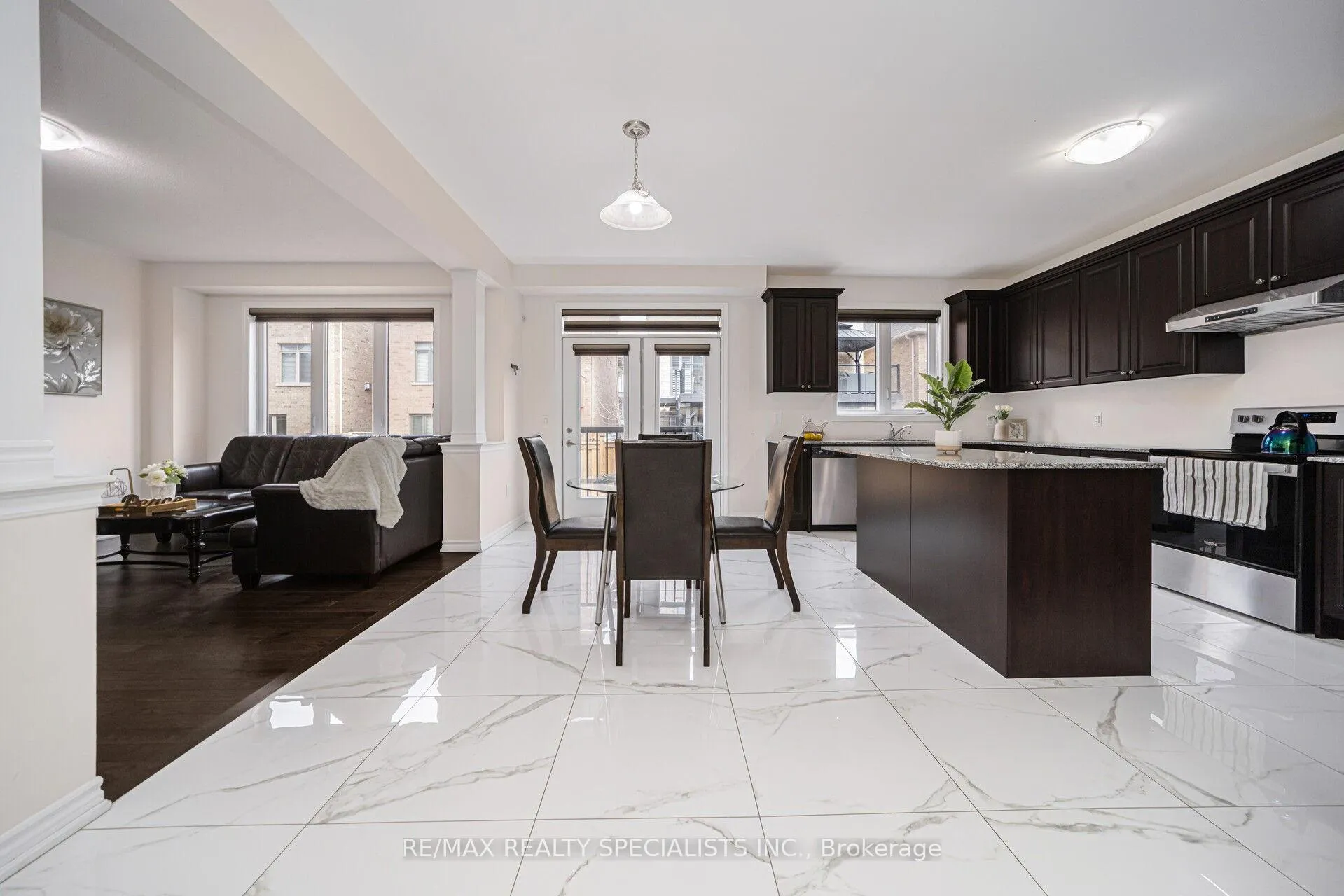 Photo 12 of 43 Clockwork Drive, Brampton, Northwest Brampton — HOMEH