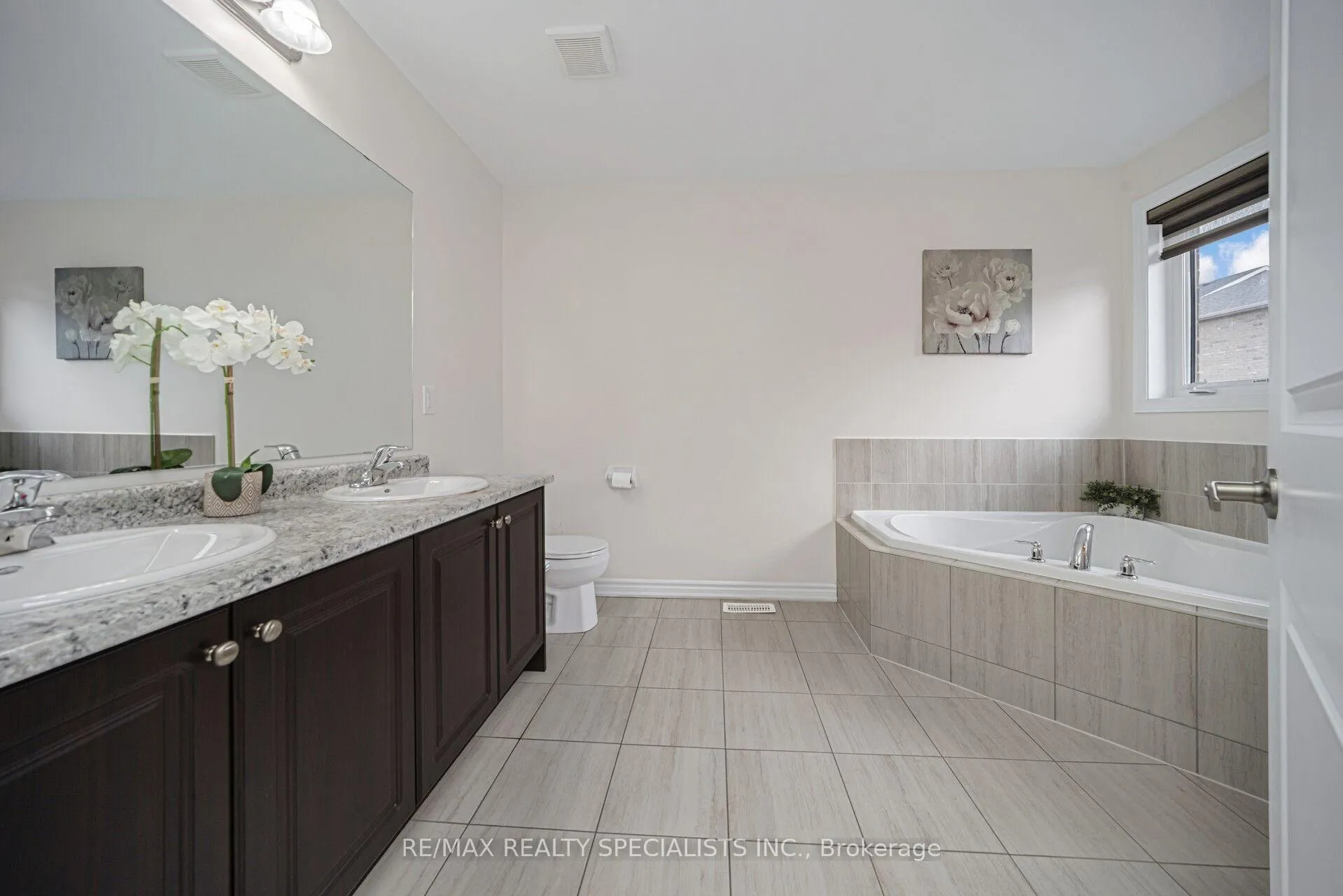 Photo 27 of 43 Clockwork Drive, Brampton, Northwest Brampton — HOMEH