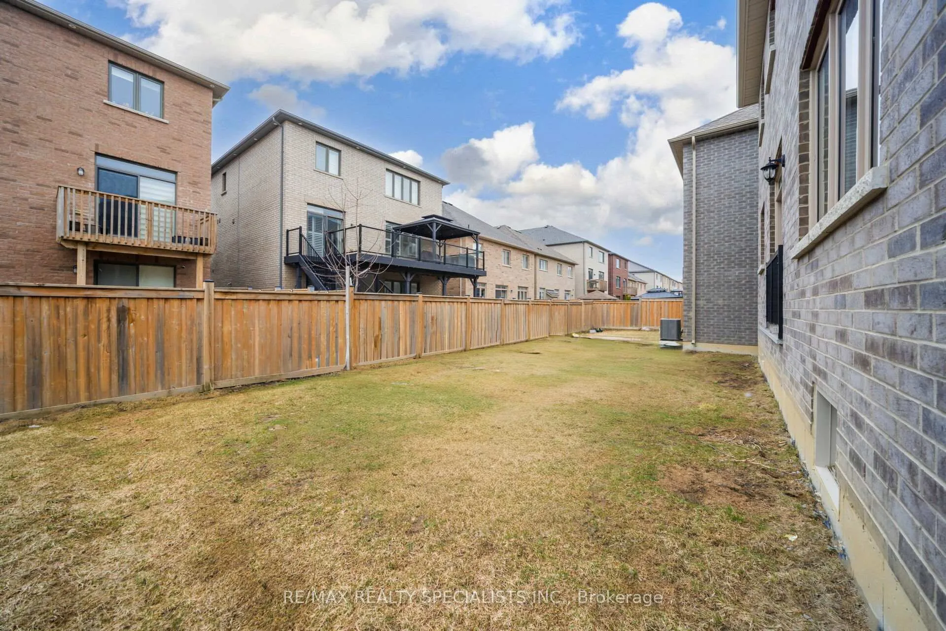 Photo 45 of 43 Clockwork Drive, Brampton, Northwest Brampton — HOMEH