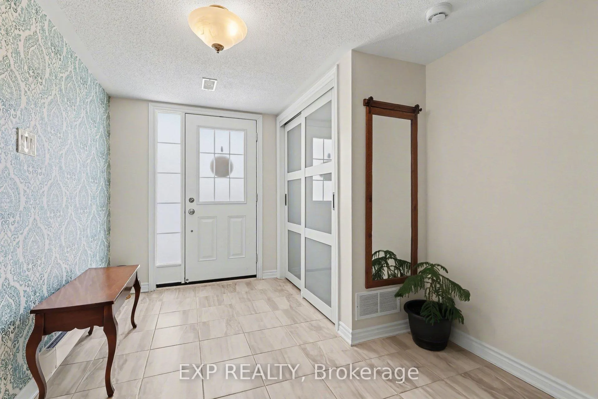 Photo 4 of 421 Gerardia Lane, Ottawa, Avalon West — HOMEH