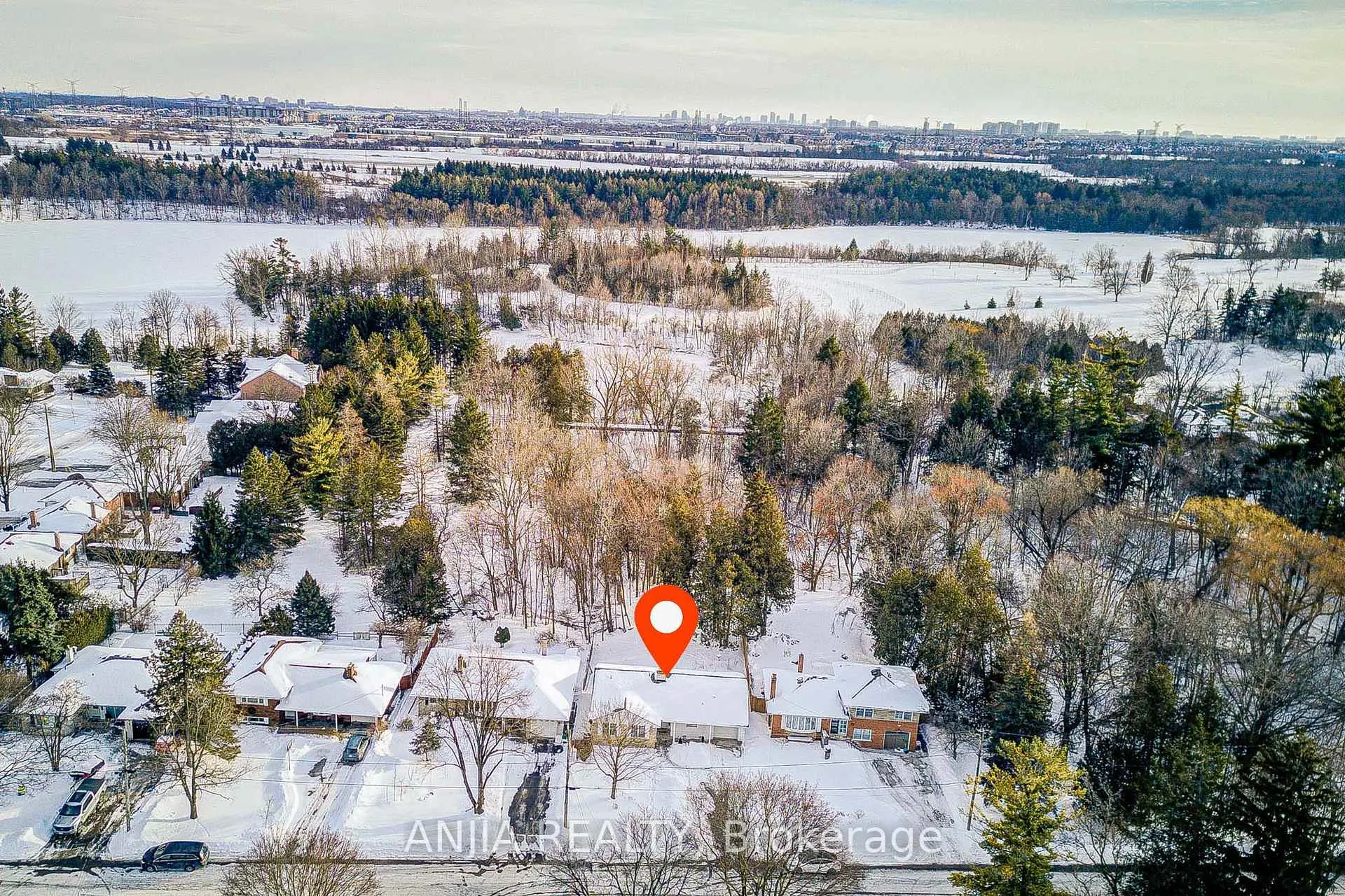 Photo 4 of 11 Drakefield Road, Markham, Bullock — HOMEH