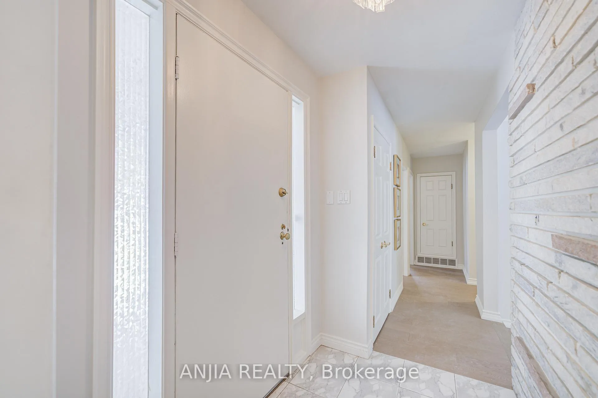 Photo 9 of 11 Drakefield Road, Markham, Bullock — HOMEH