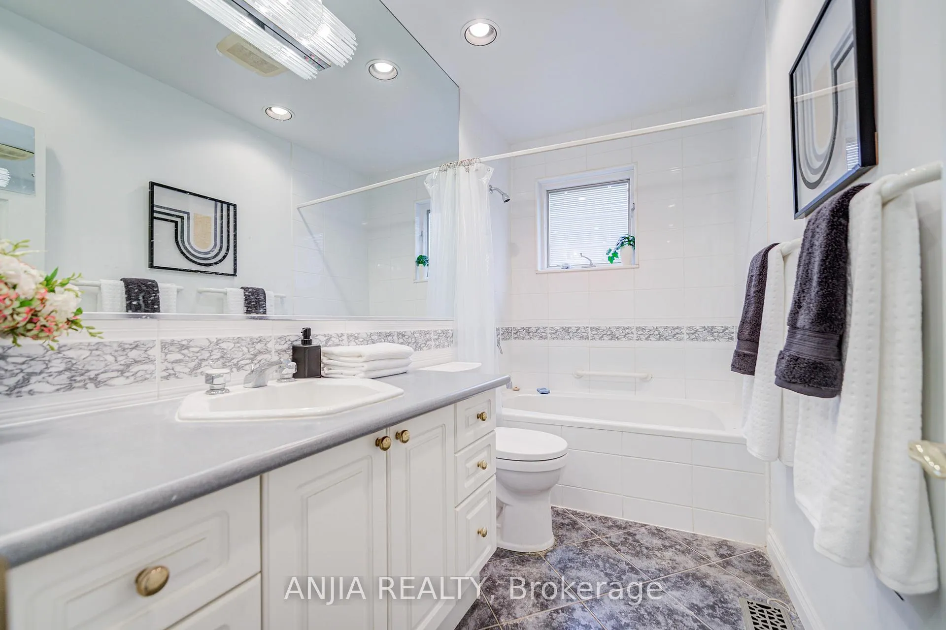 Photo 28 of 11 Drakefield Road, Markham, Bullock — HOMEH