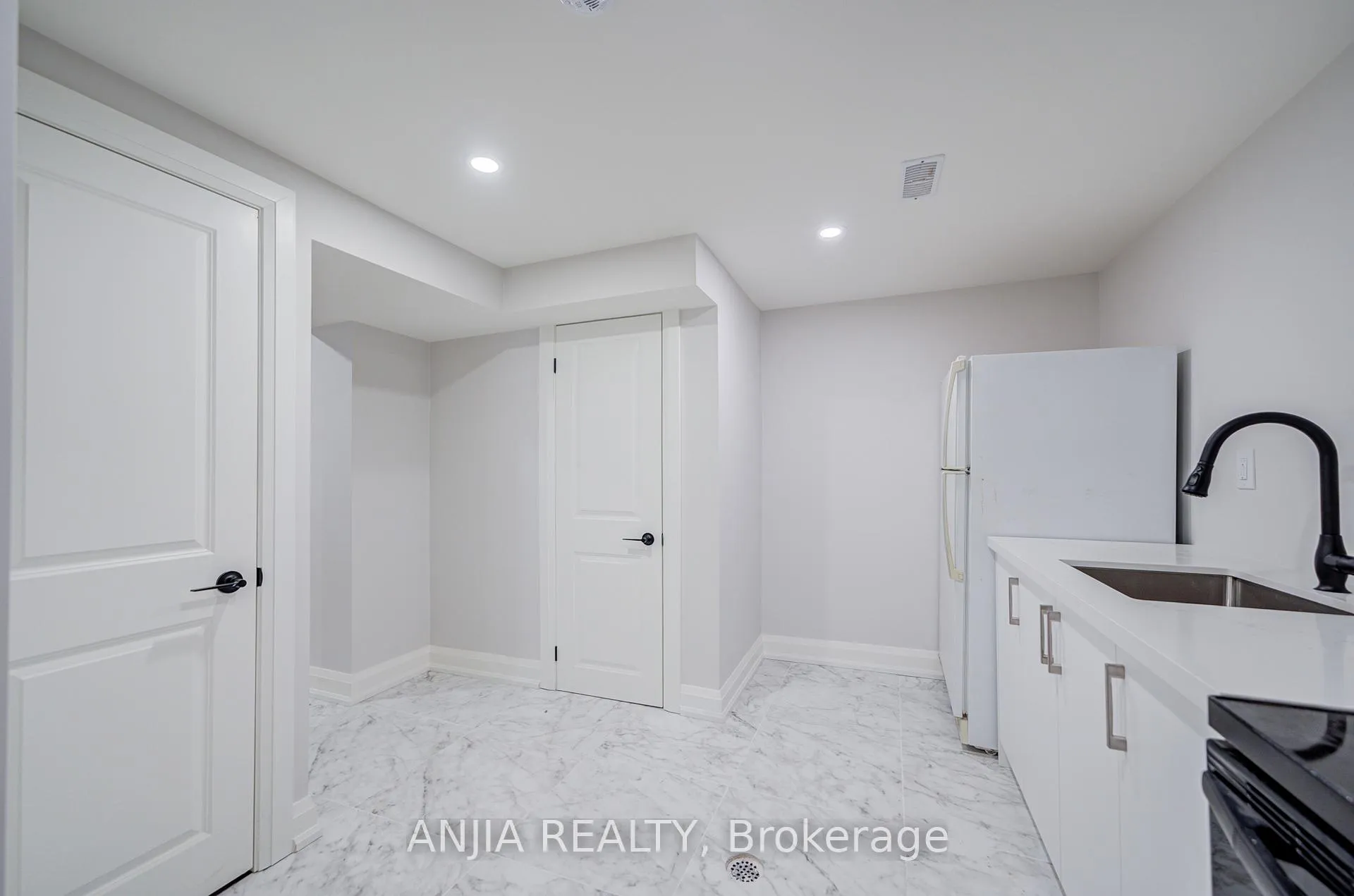 Photo 34 of 11 Drakefield Road, Markham, Bullock — HOMEH
