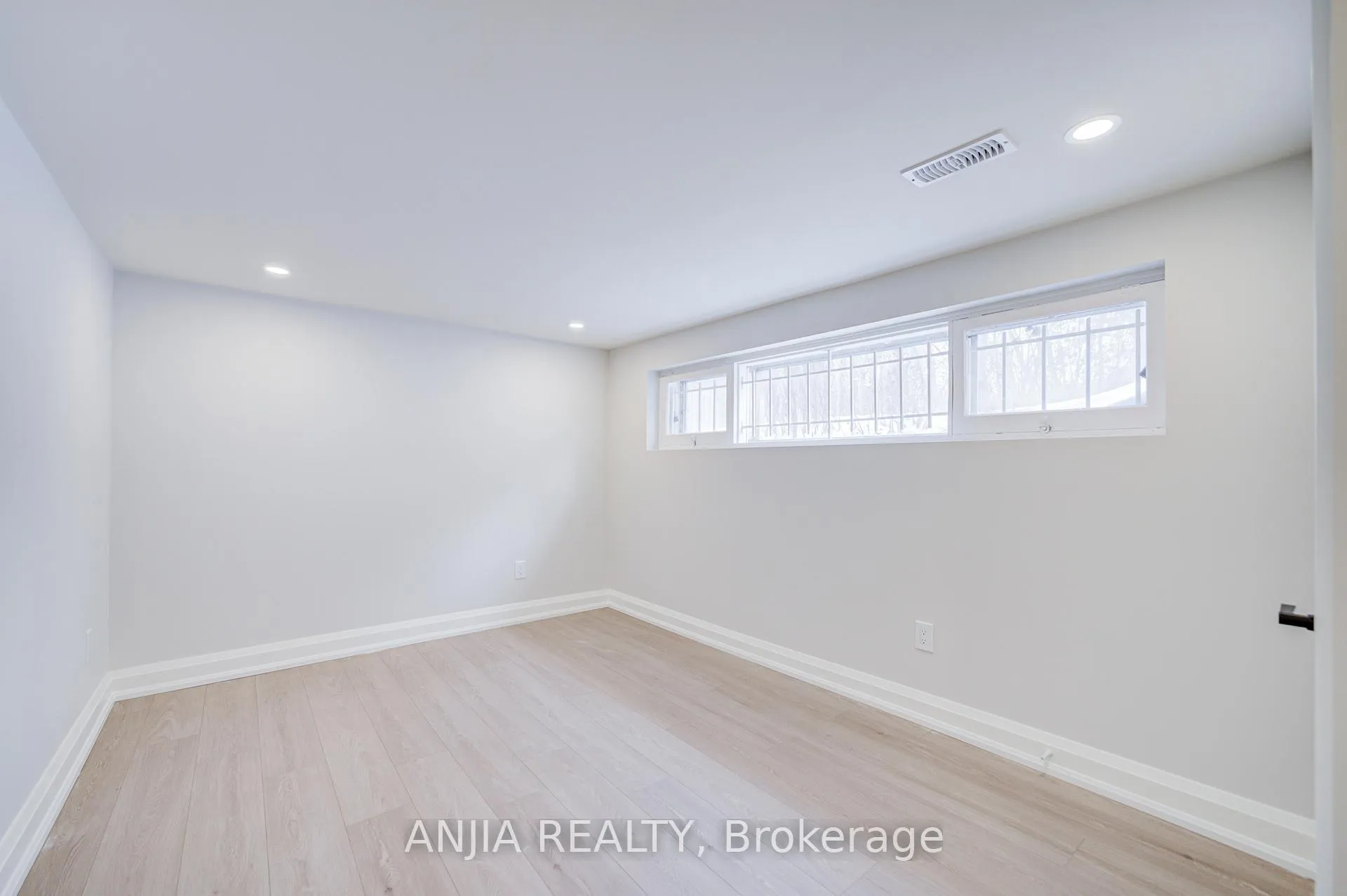 Photo 39 of 11 Drakefield Road, Markham, Bullock — HOMEH