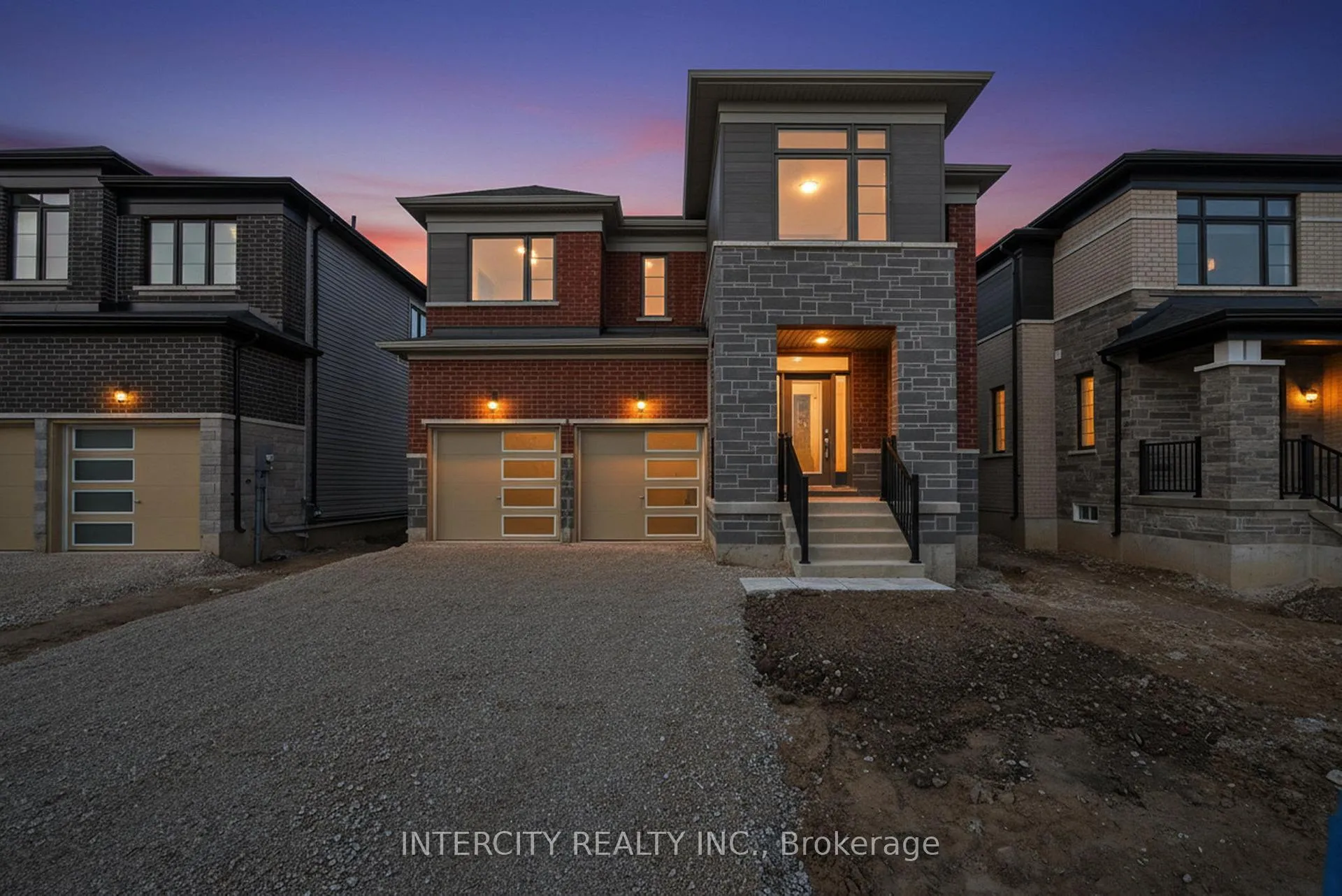 Photo 2 of 32 Legacy Circle, Wasaga Beach — HOMEH