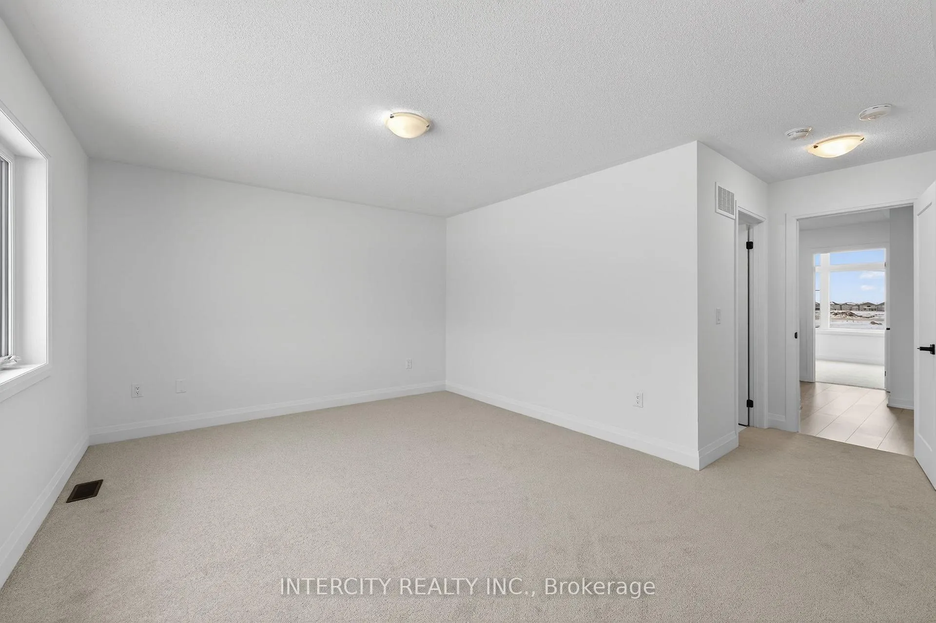 Photo 34 of 32 Legacy Circle, Wasaga Beach — HOMEH