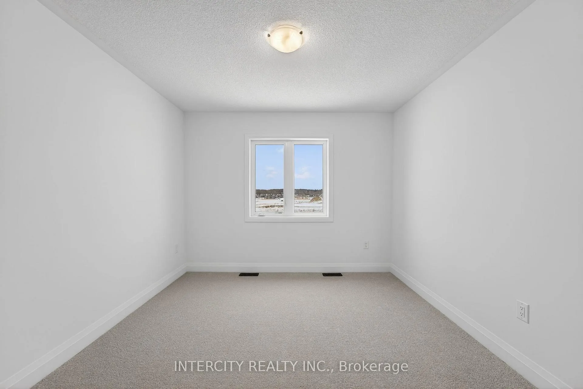 Photo 40 of 32 Legacy Circle, Wasaga Beach — HOMEH