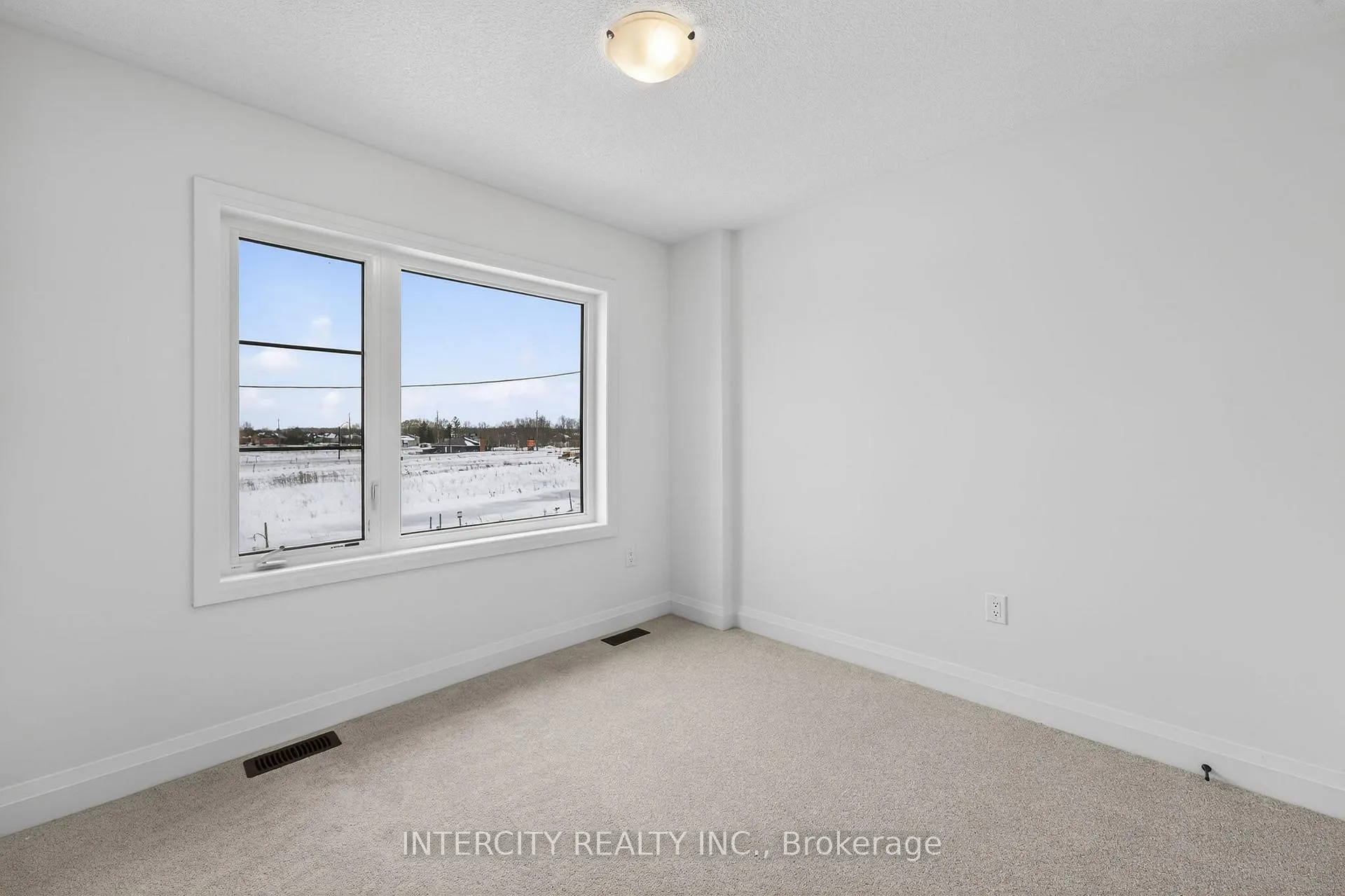 Photo 42 of 32 Legacy Circle, Wasaga Beach — HOMEH
