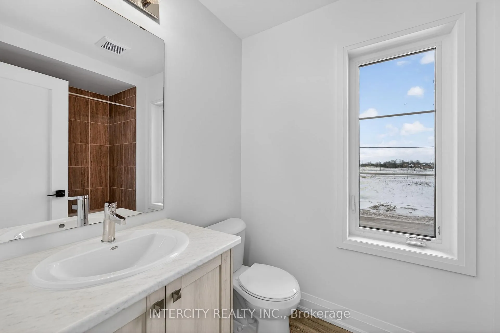 Photo 43 of 32 Legacy Circle, Wasaga Beach — HOMEH