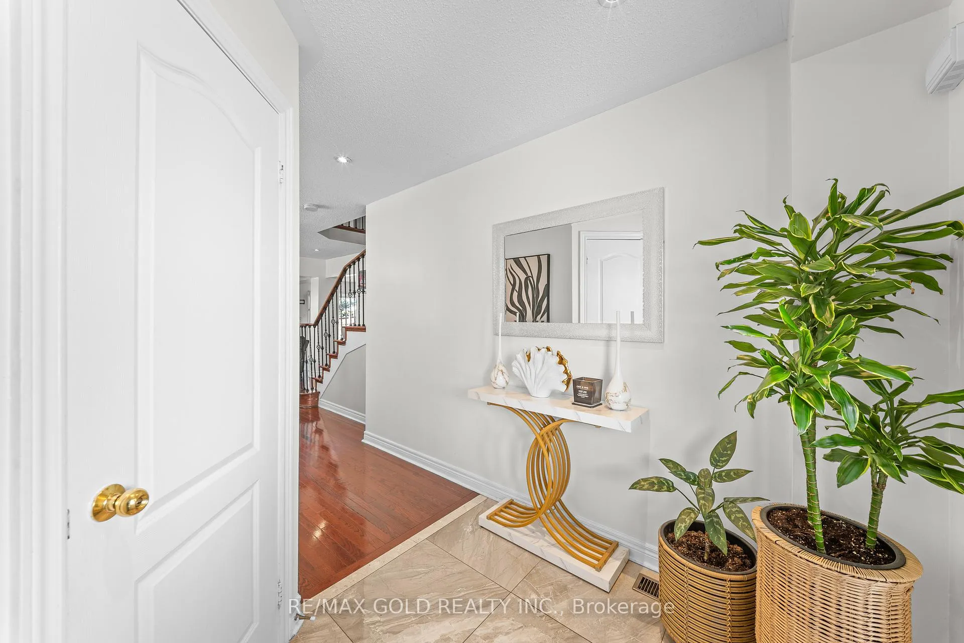 Photo 10 of 53 Linderwood Drive, Brampton, Fletcher's Meadow — HOMEH