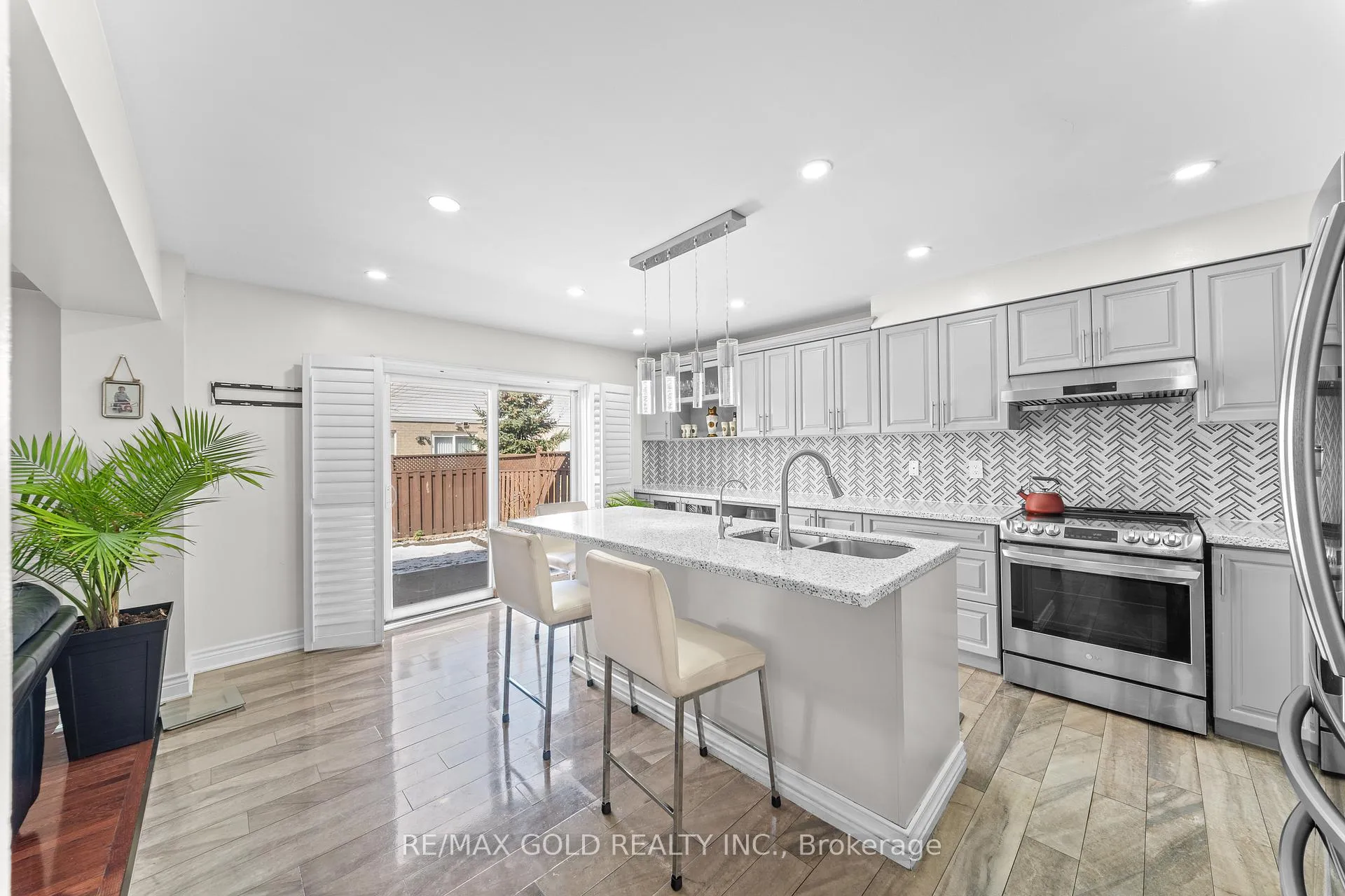 Photo 19 of 53 Linderwood Drive, Brampton, Fletcher's Meadow — HOMEH