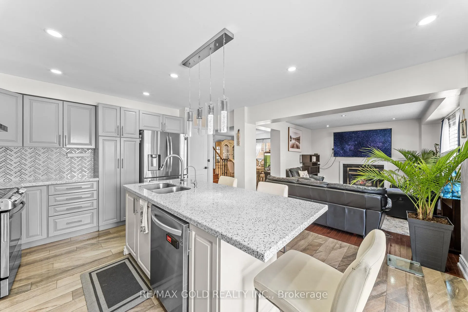 Photo 21 of 53 Linderwood Drive, Brampton, Fletcher's Meadow — HOMEH