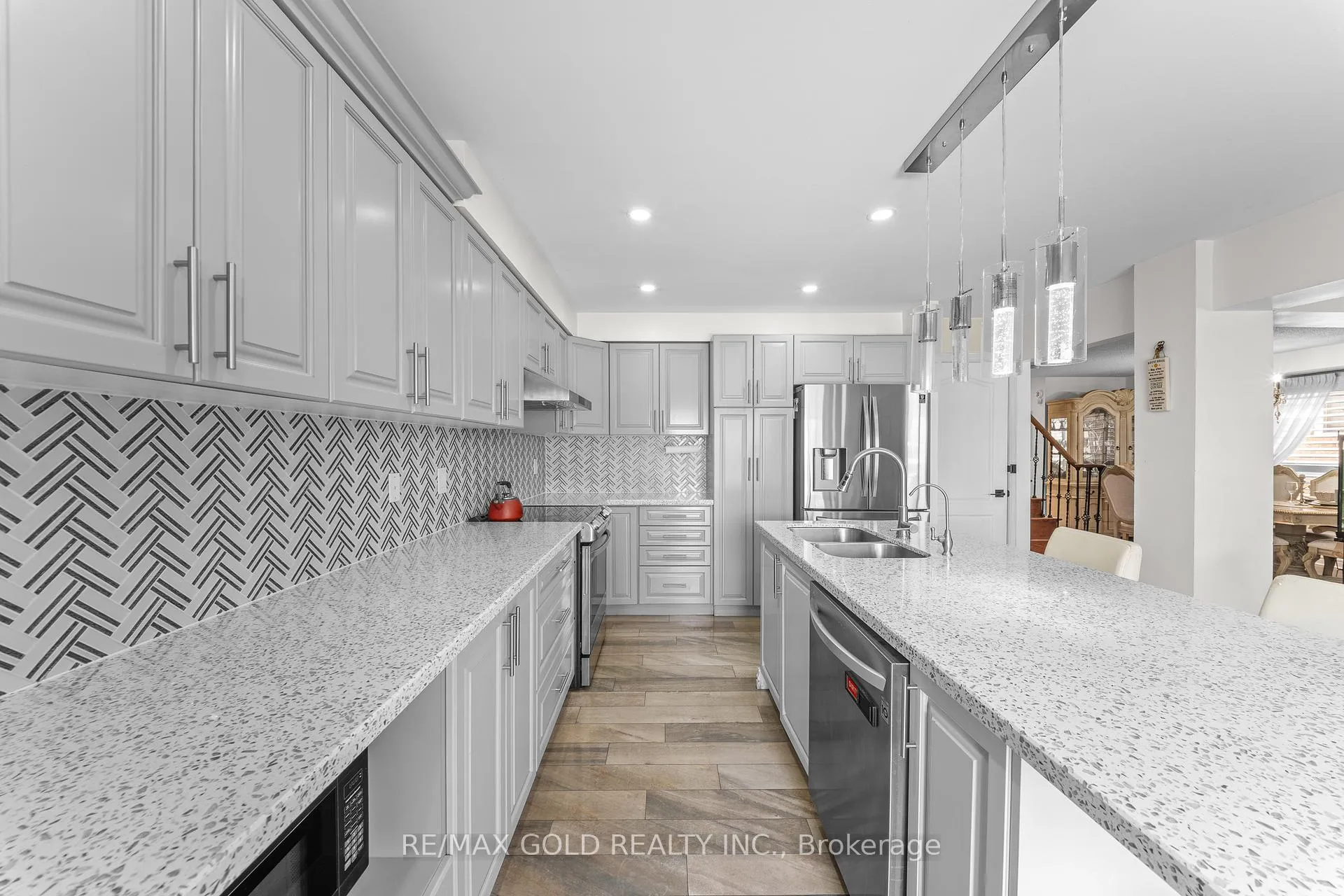 Photo 23 of 53 Linderwood Drive, Brampton, Fletcher's Meadow — HOMEH