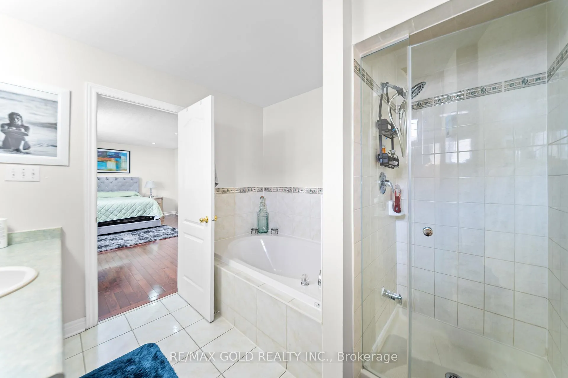 Photo 33 of 53 Linderwood Drive, Brampton, Fletcher's Meadow — HOMEH