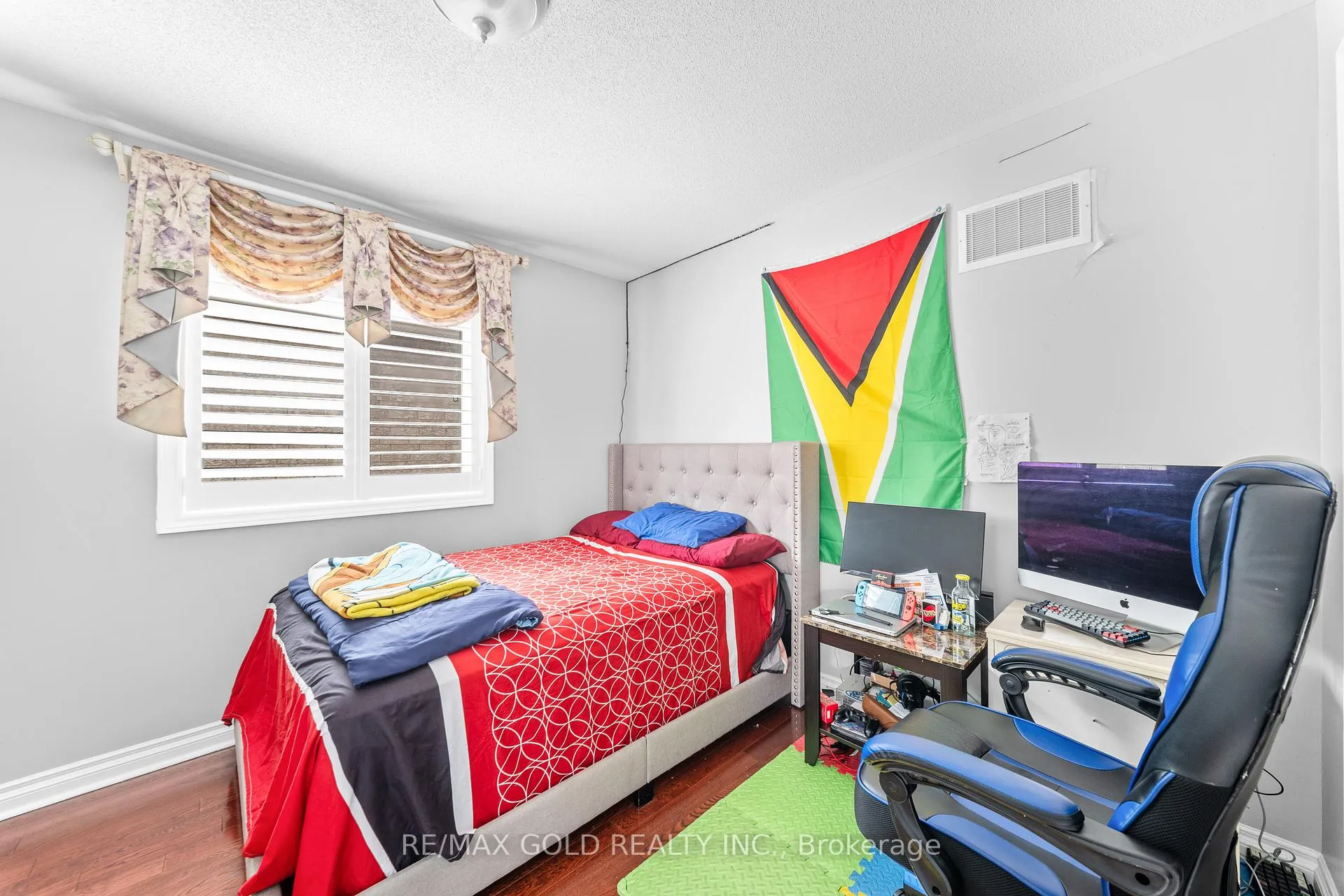 Photo 35 of 53 Linderwood Drive, Brampton, Fletcher's Meadow — HOMEH