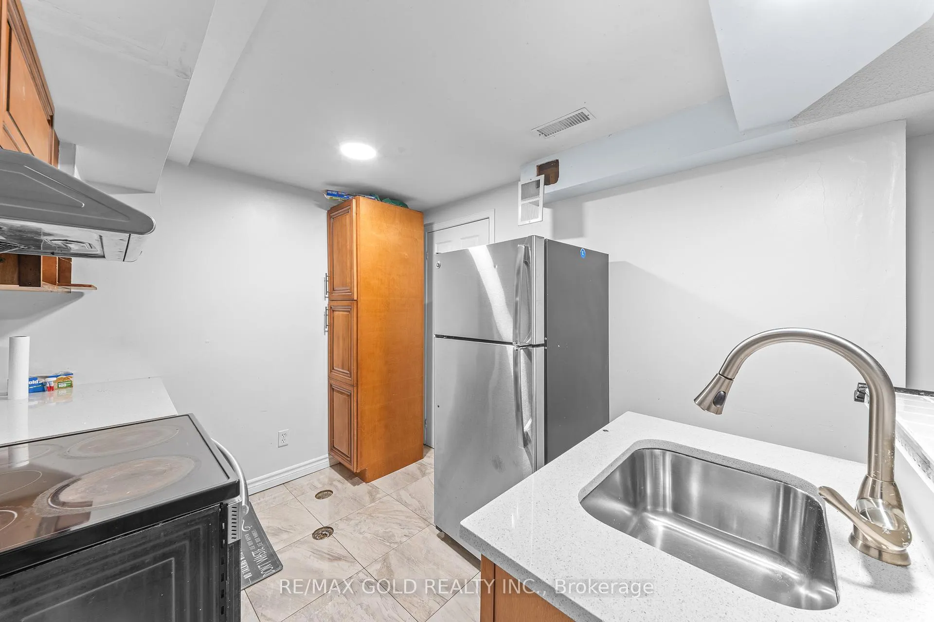 Photo 42 of 53 Linderwood Drive, Brampton, Fletcher's Meadow — HOMEH